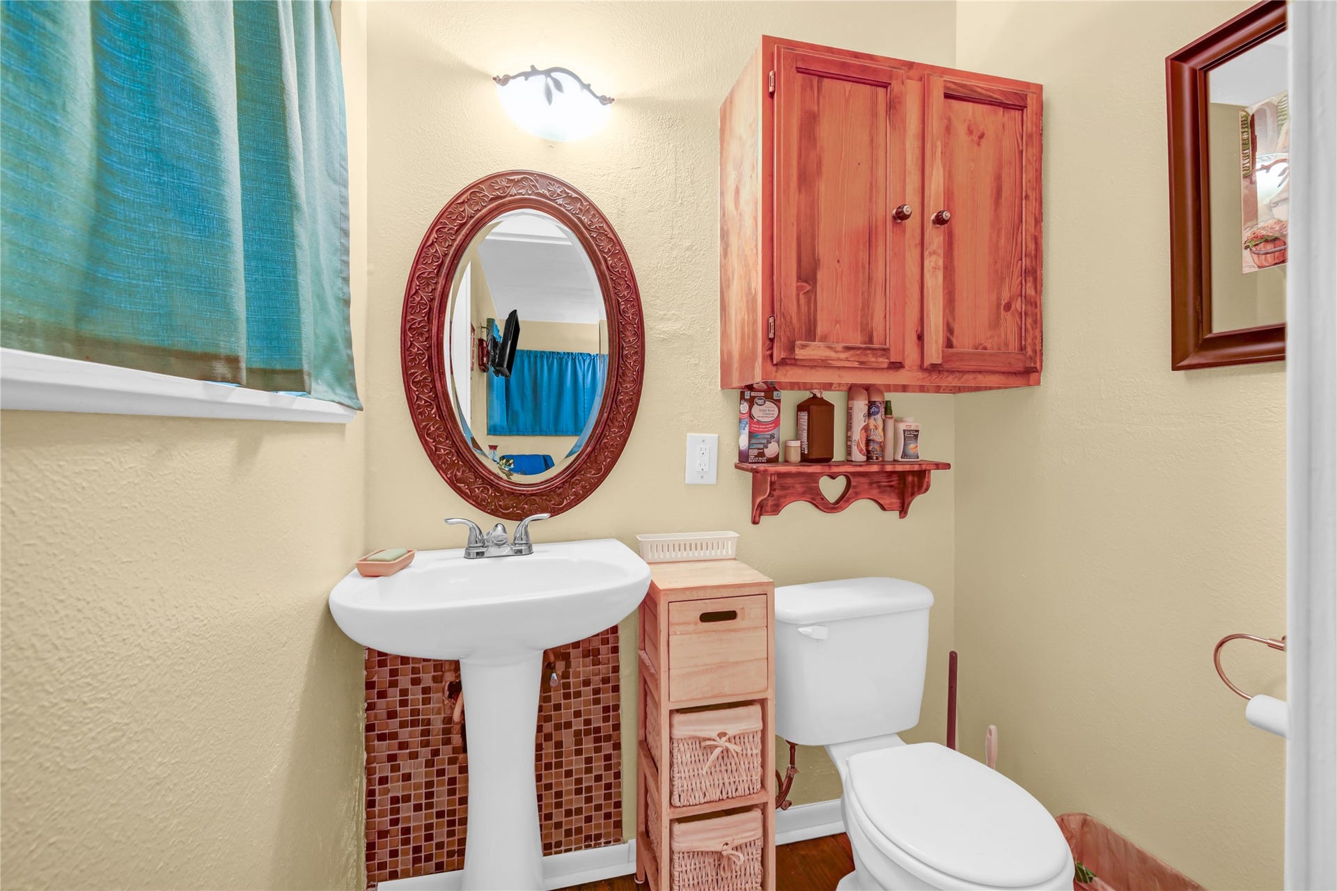 102 W Meadow Lane, West Columbia, TX 77486