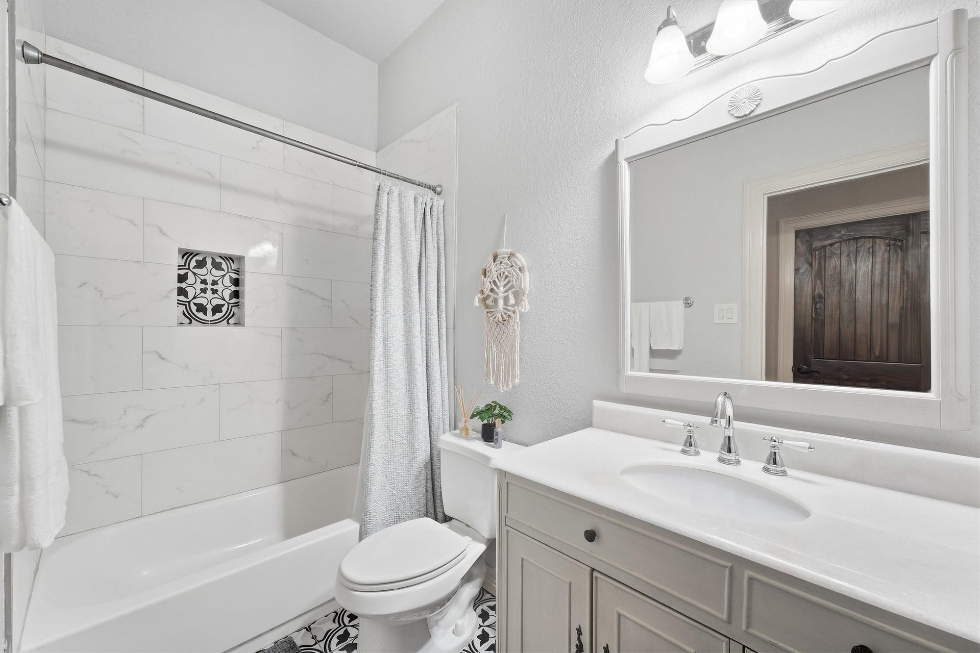 20811 Atascocita Shores Drive, Humble, TX 77346 20811 Atascocita Shores Drive, Humble, TX 77346