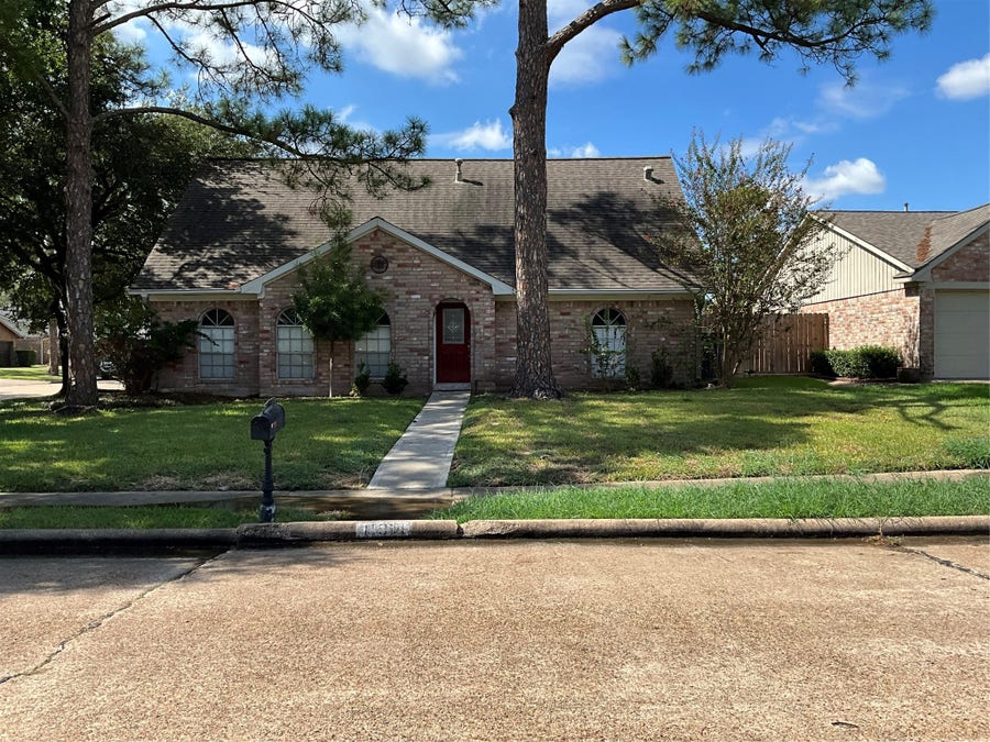 Property photo for 11914 Mulholland Drive, Meadows Place, TX