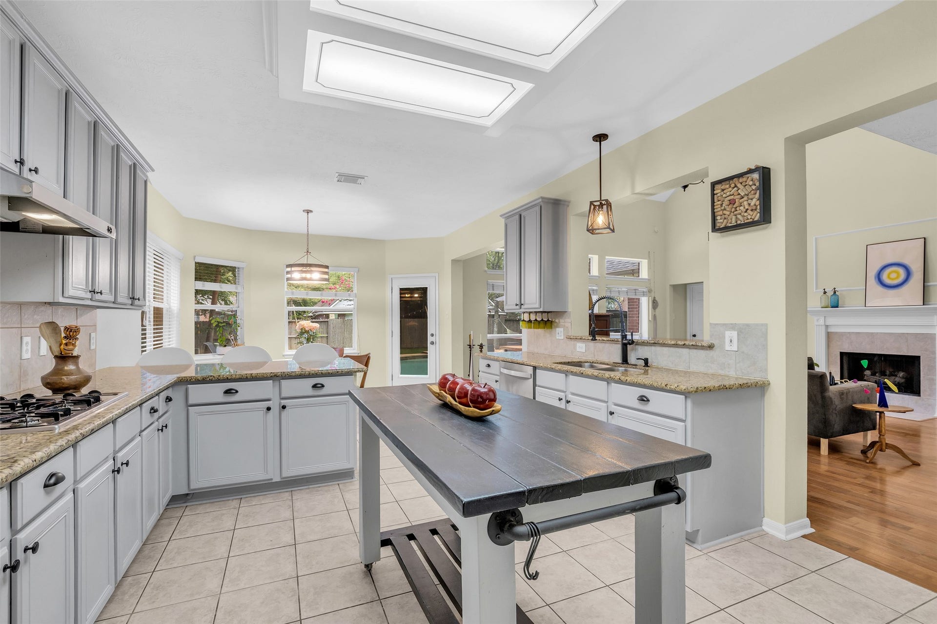 119 N Westwinds Circle, The Woodlands, TX 77382 119 N Westwinds Circle, The Woodlands, TX 77382