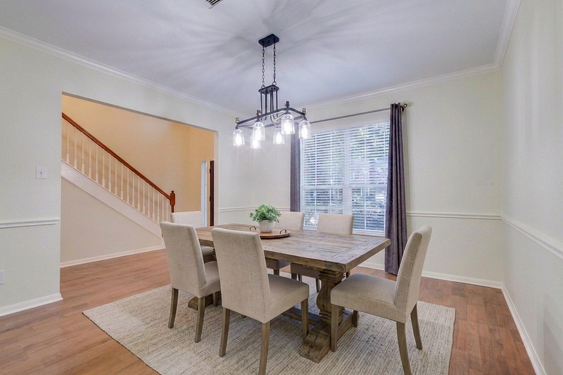 119 N Westwinds Circle, The Woodlands, TX 77382 Large formal dining room at the front of the house!