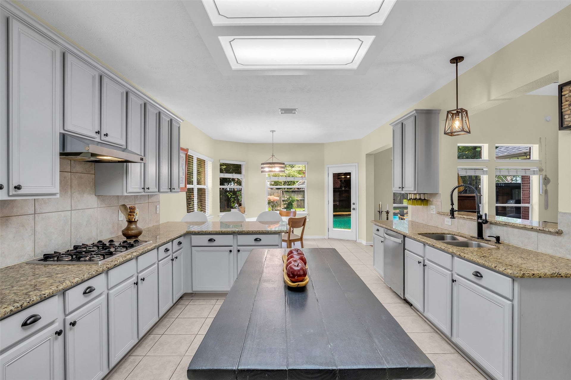 119 N Westwinds Circle, The Woodlands, TX 77382 119 N Westwinds Circle, The Woodlands, TX 77382