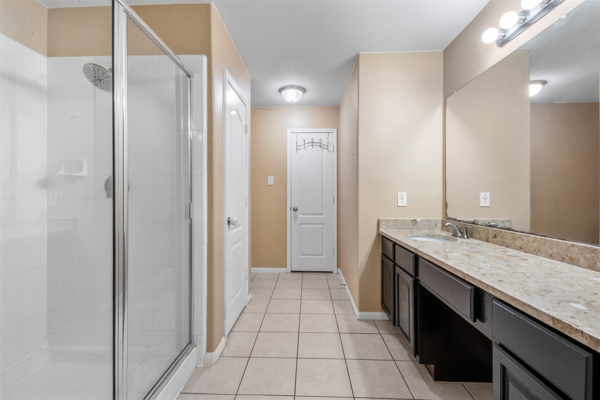 314 Gulf Winds Drive, Bacliff, TX 77518 Primary bathroom