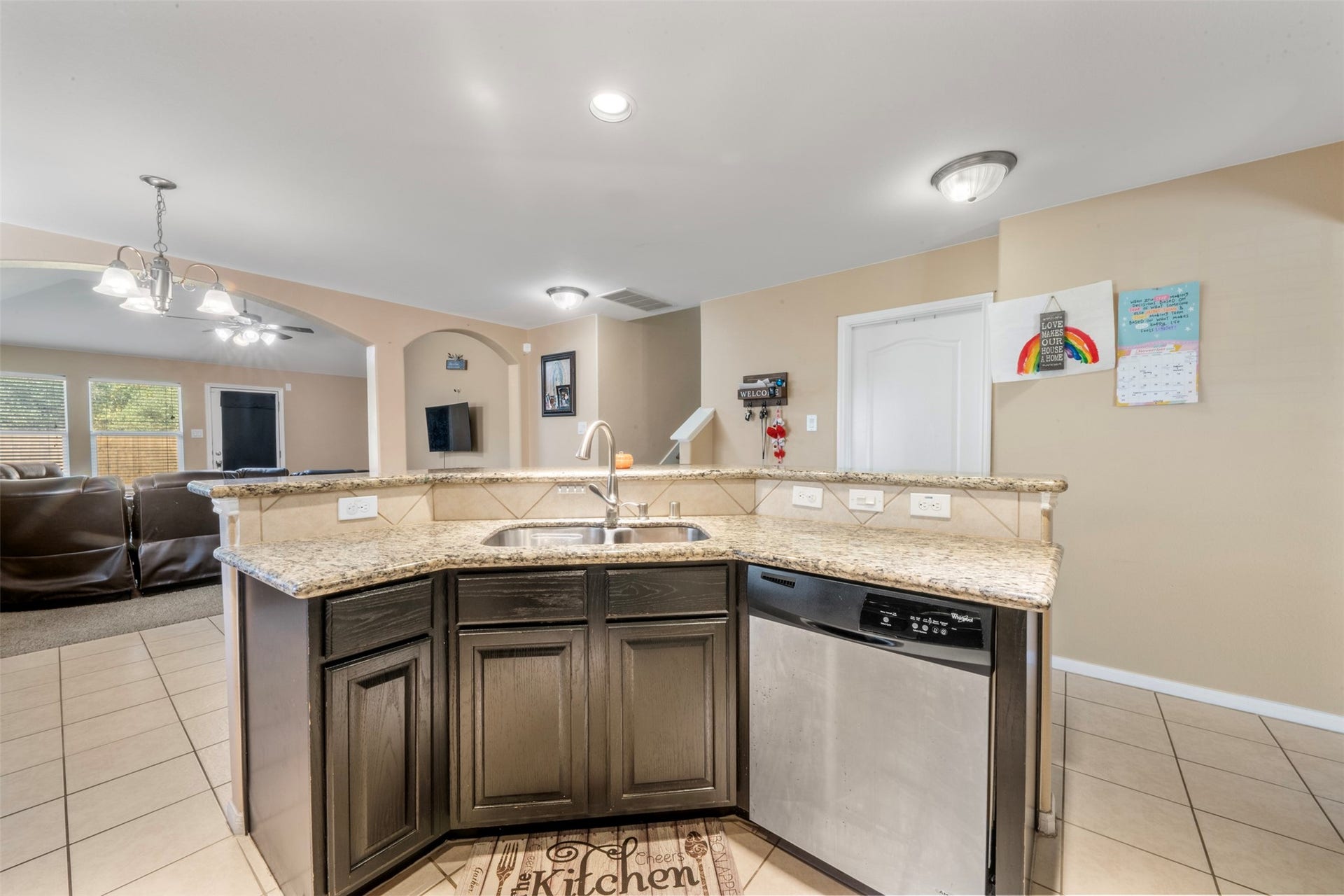 314 Gulf Winds Drive, Bacliff, TX 77518 Kitchen/bar area