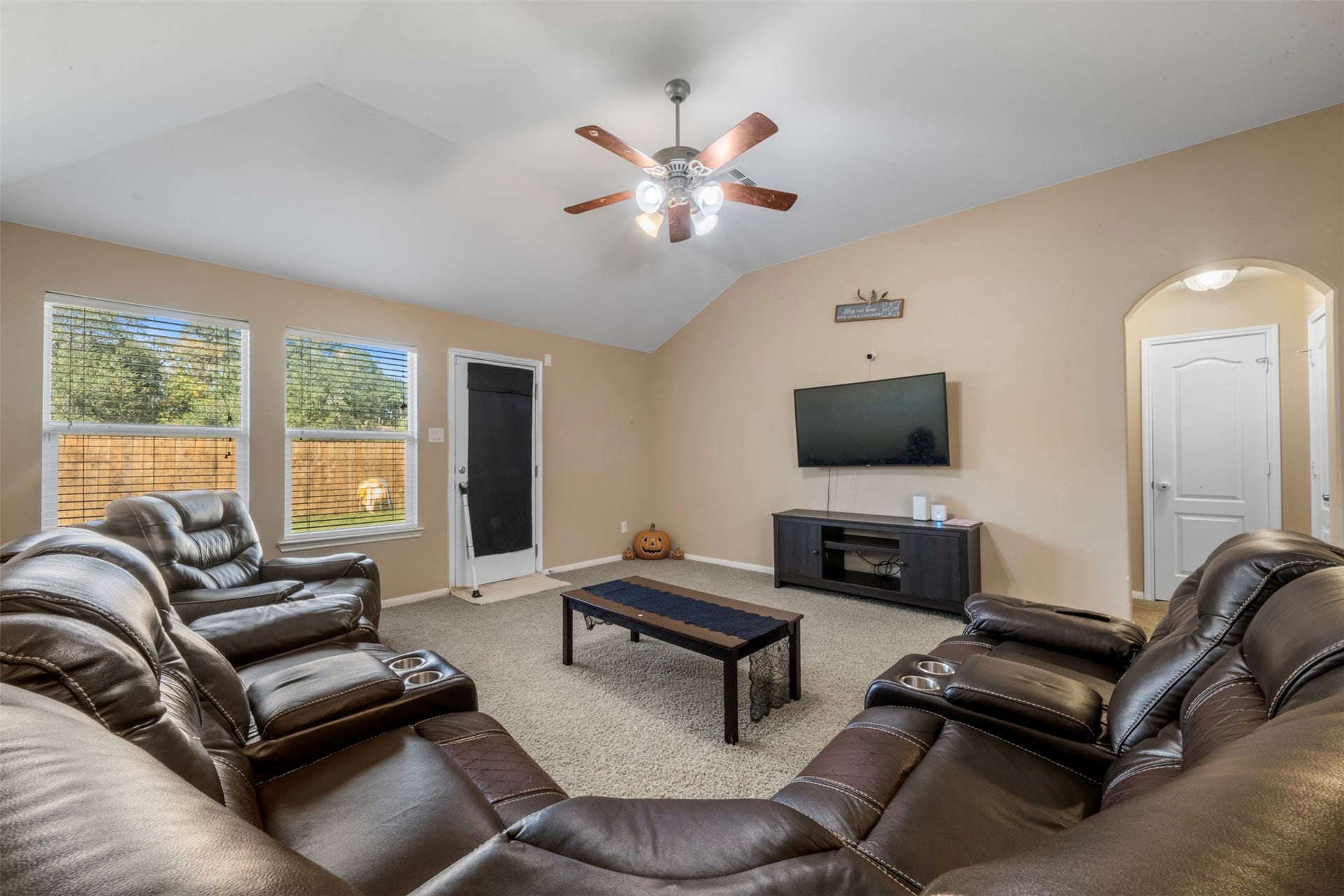 314 Gulf Winds Drive, Bacliff, TX 77518 Living room with view of the back yard.