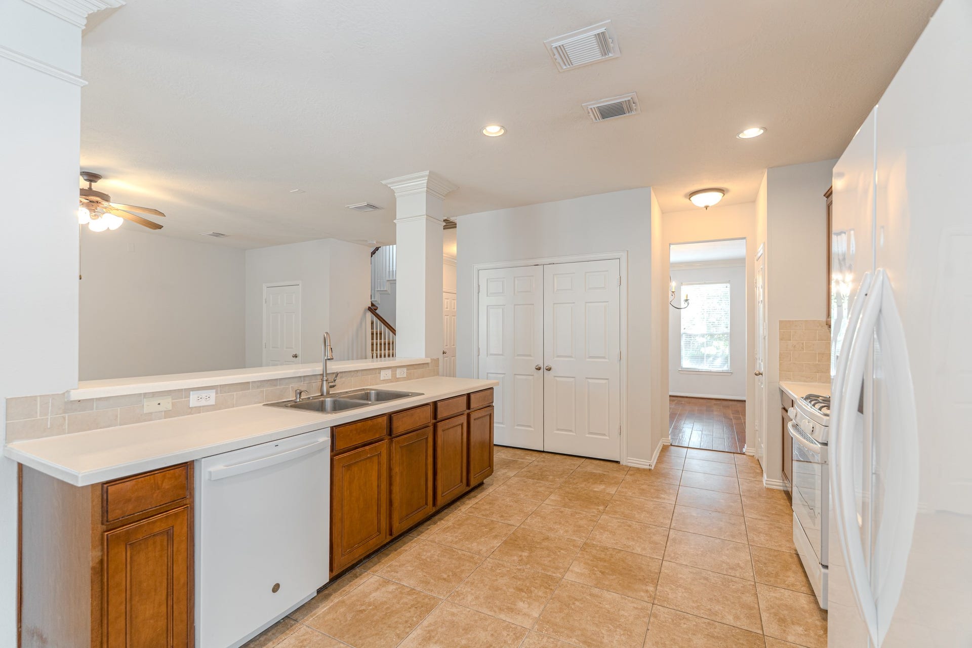 130 W Montfair Boulevard, The Woodlands, TX 77382 130 W Montfair Boulevard, The Woodlands, TX 77382