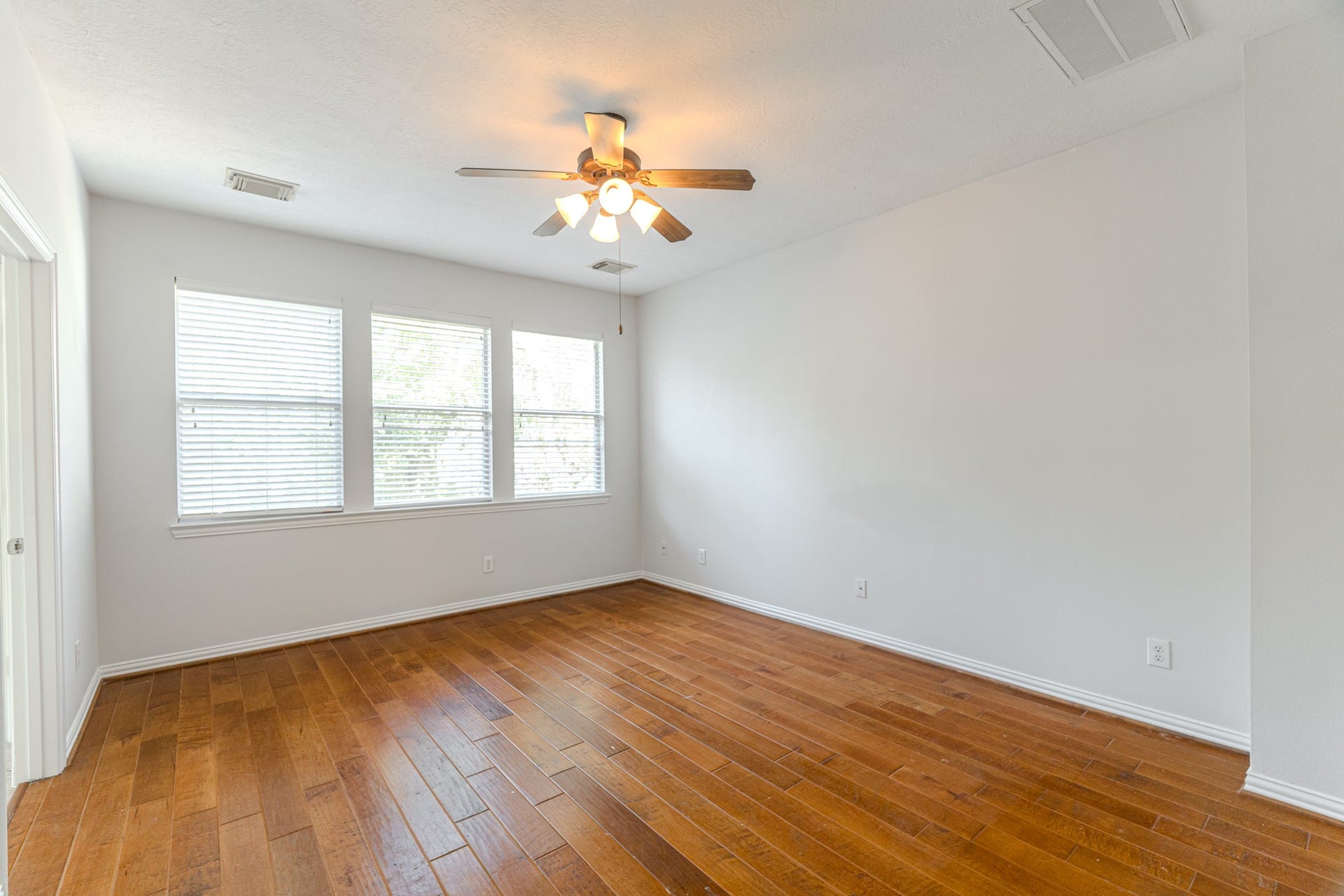130 W Montfair Boulevard, The Woodlands, TX 77382 130 W Montfair Boulevard, The Woodlands, TX 77382