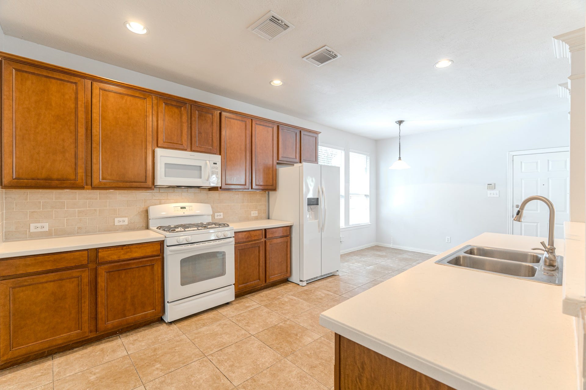 130 W Montfair Boulevard, The Woodlands, TX 77382 130 W Montfair Boulevard, The Woodlands, TX 77382