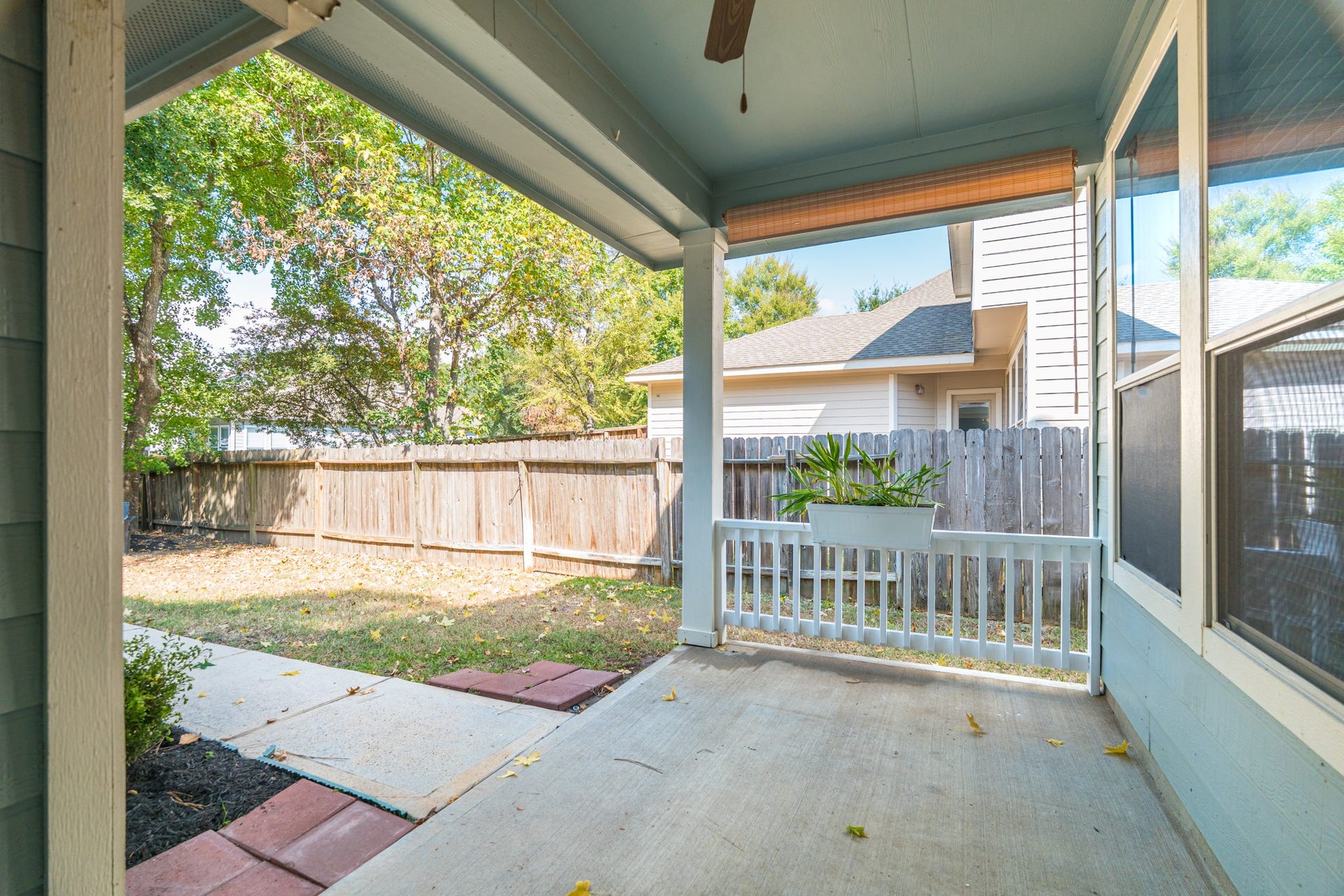 130 W Montfair Boulevard, The Woodlands, TX 77382 130 W Montfair Boulevard, The Woodlands, TX 77382