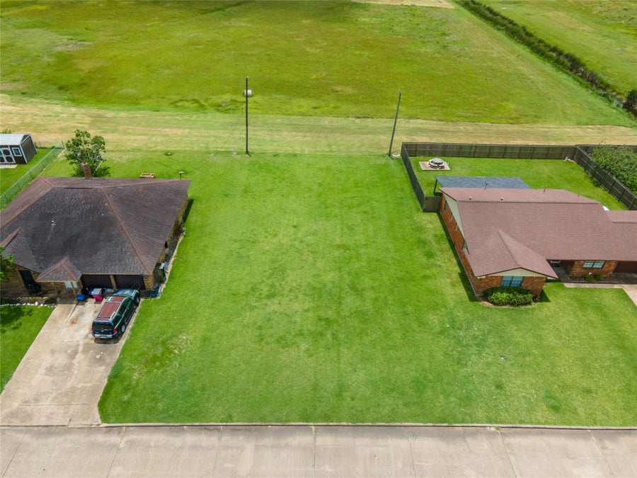 Property photo for 415 W 9th Street, Freeport, TX