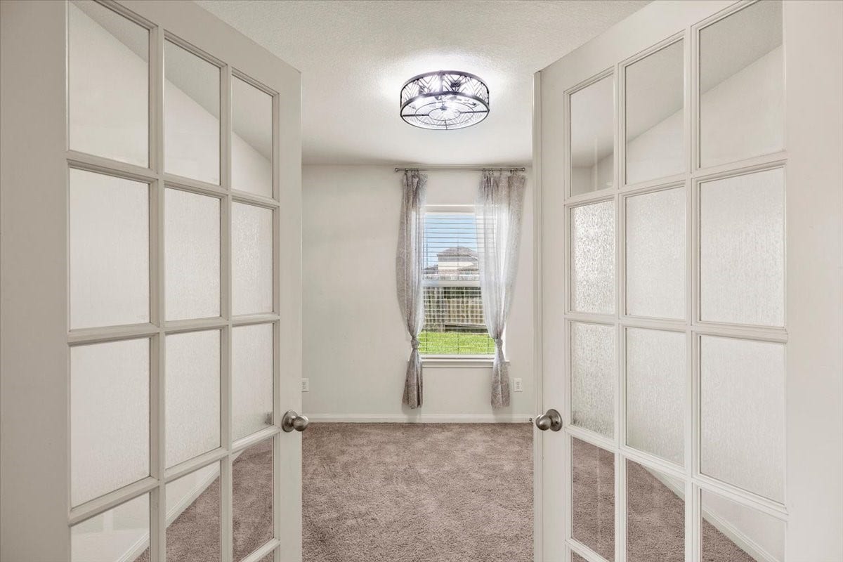 422 Hawks View Drive, La Marque, TX 77568 Bedroom 4 or could be an office