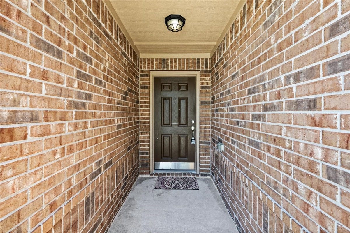 422 Hawks View Drive, La Marque, TX 77568 Front Door