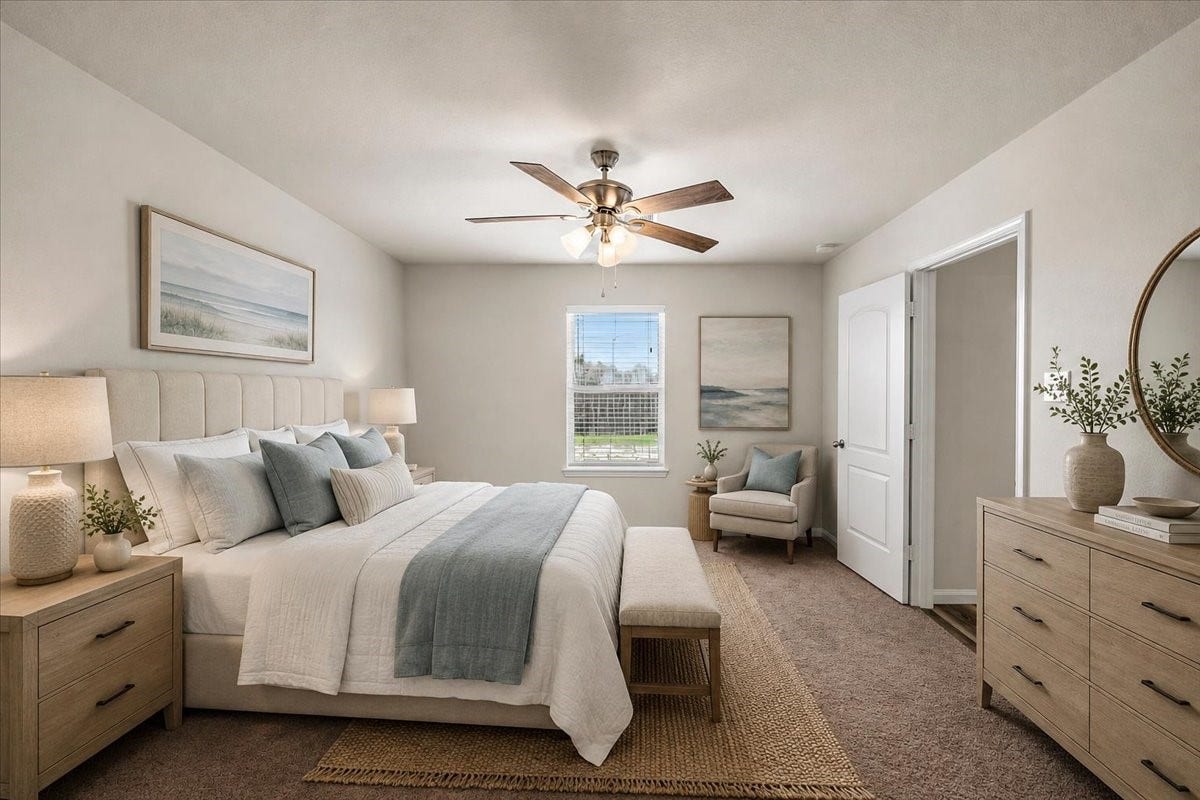 422 Hawks View Drive, La Marque, TX 77568 **VIRTUALLY STAGED**