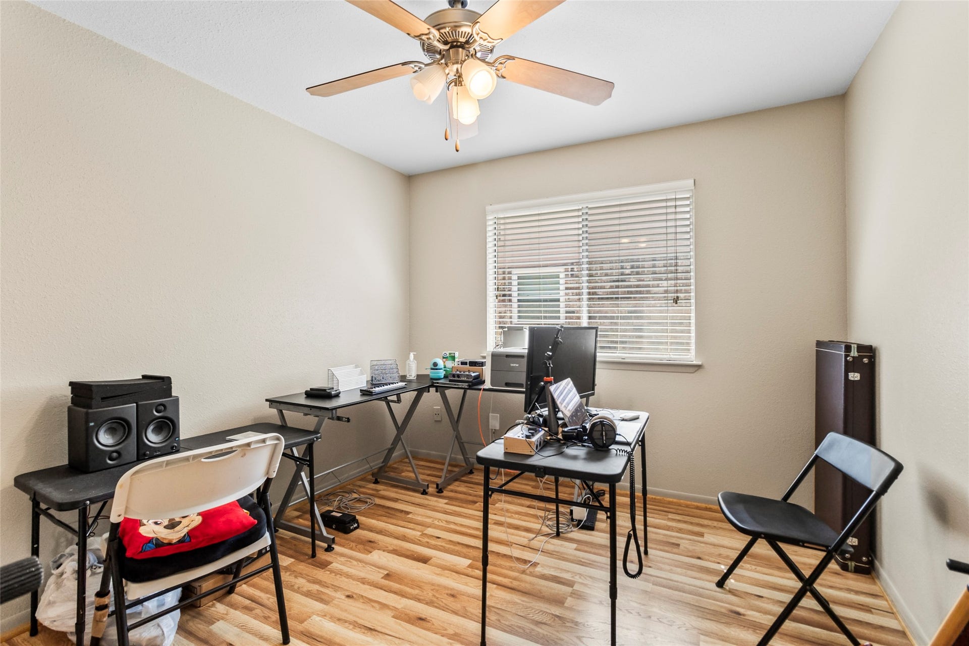 1 E Woodtimber Court, Spring, TX 77381 1 E Woodtimber Court, Spring, TX 77381