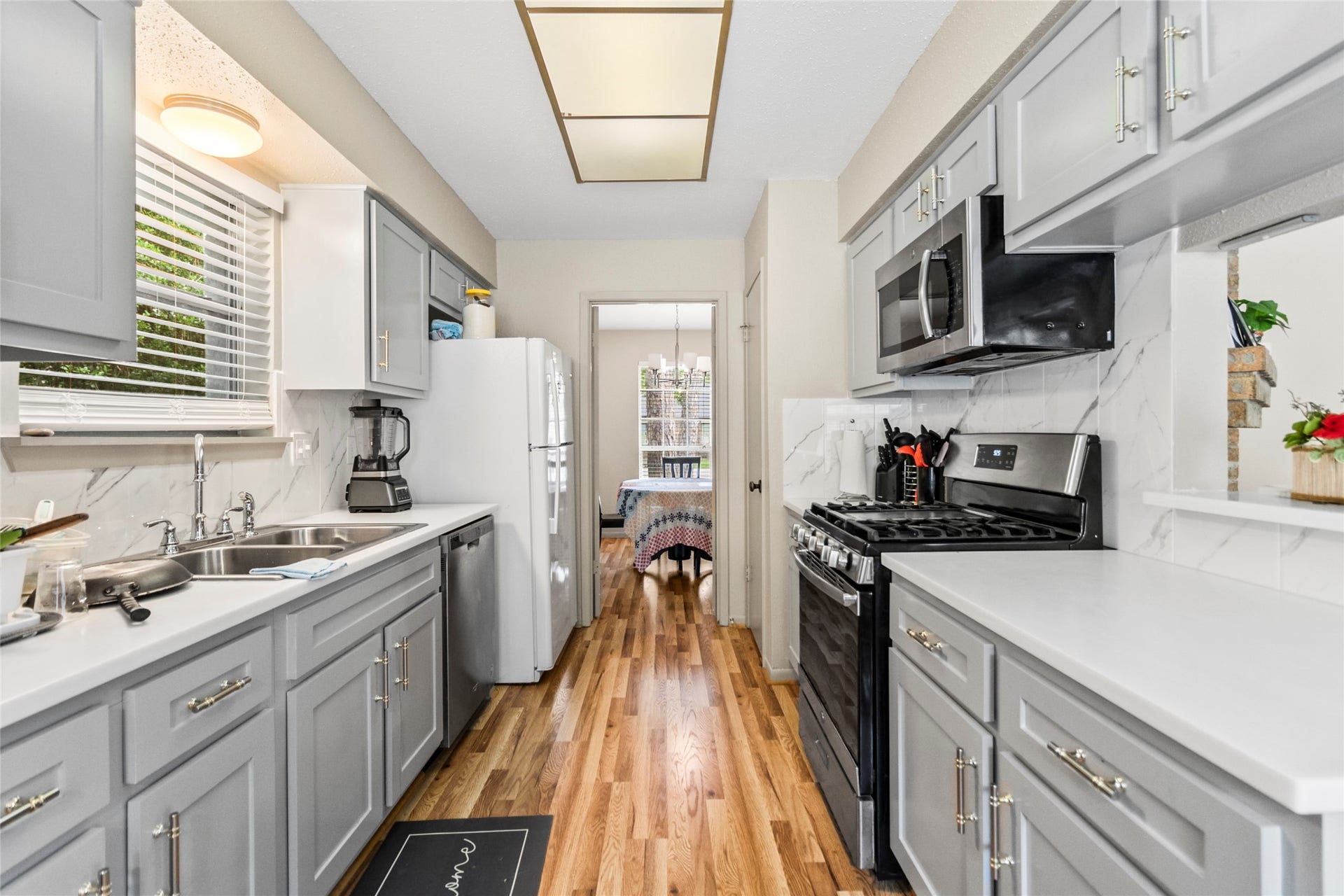 1 E Woodtimber Court, Spring, TX 77381 1 E Woodtimber Court, Spring, TX 77381