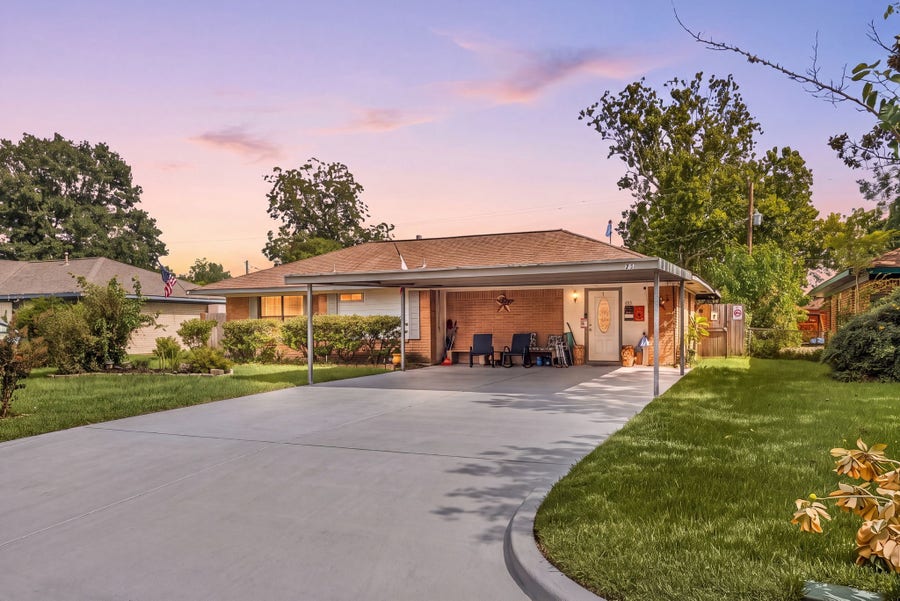 Property photo for 207 Chandler Drive, Baytown, TX