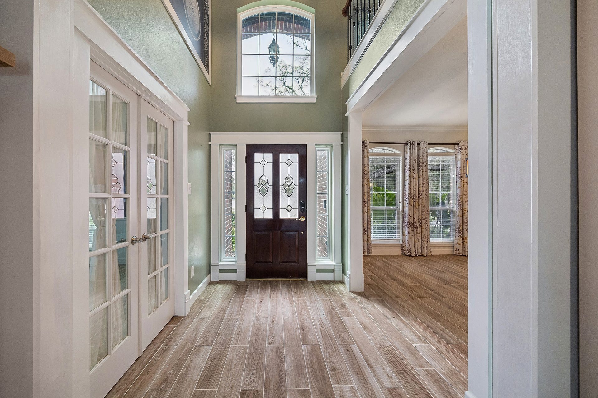14402 Summerwood Lakes Drive, Houston, TX 77044 Foyer