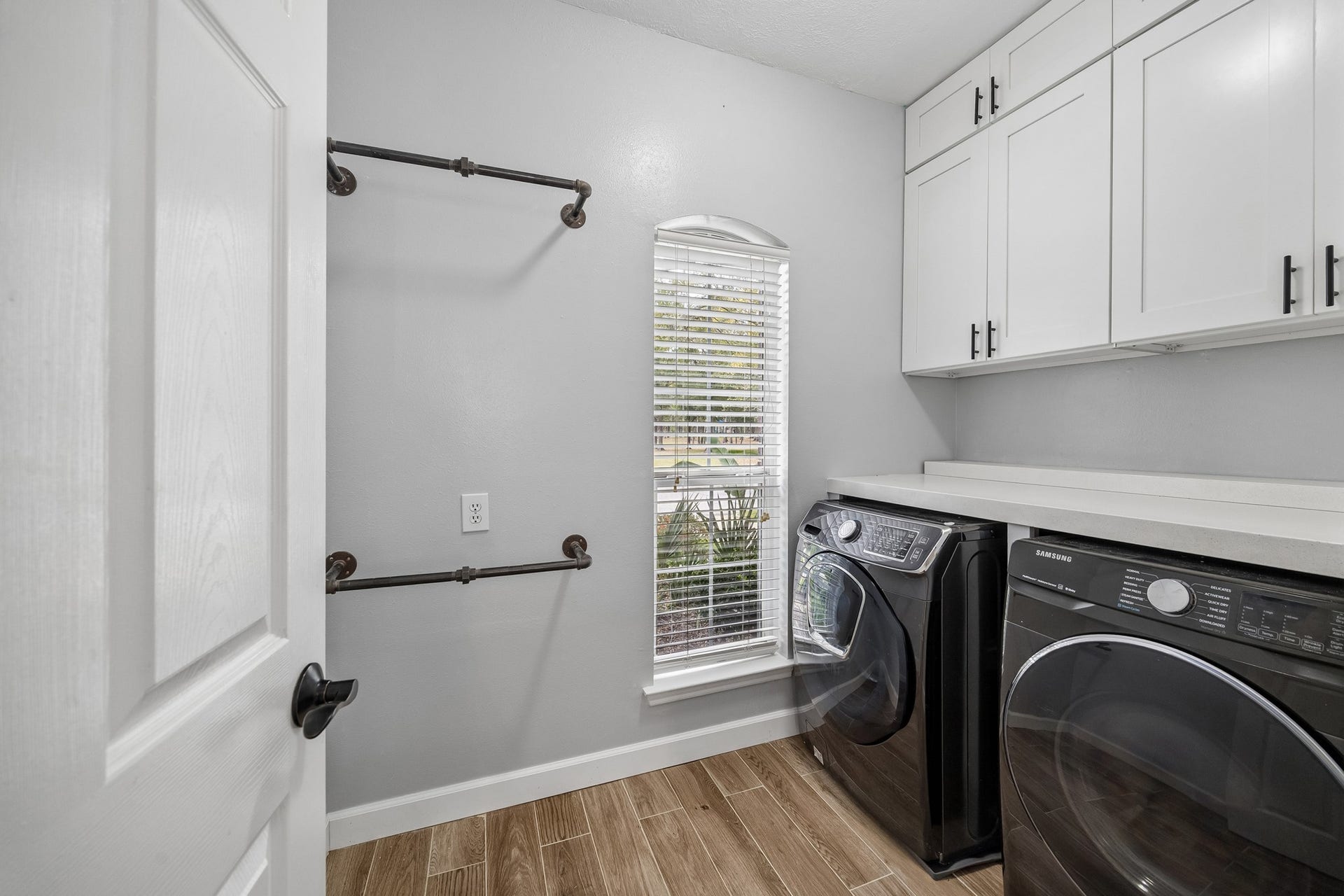 14402 Summerwood Lakes Drive, Houston, TX 77044 Laundry Room 1st floor