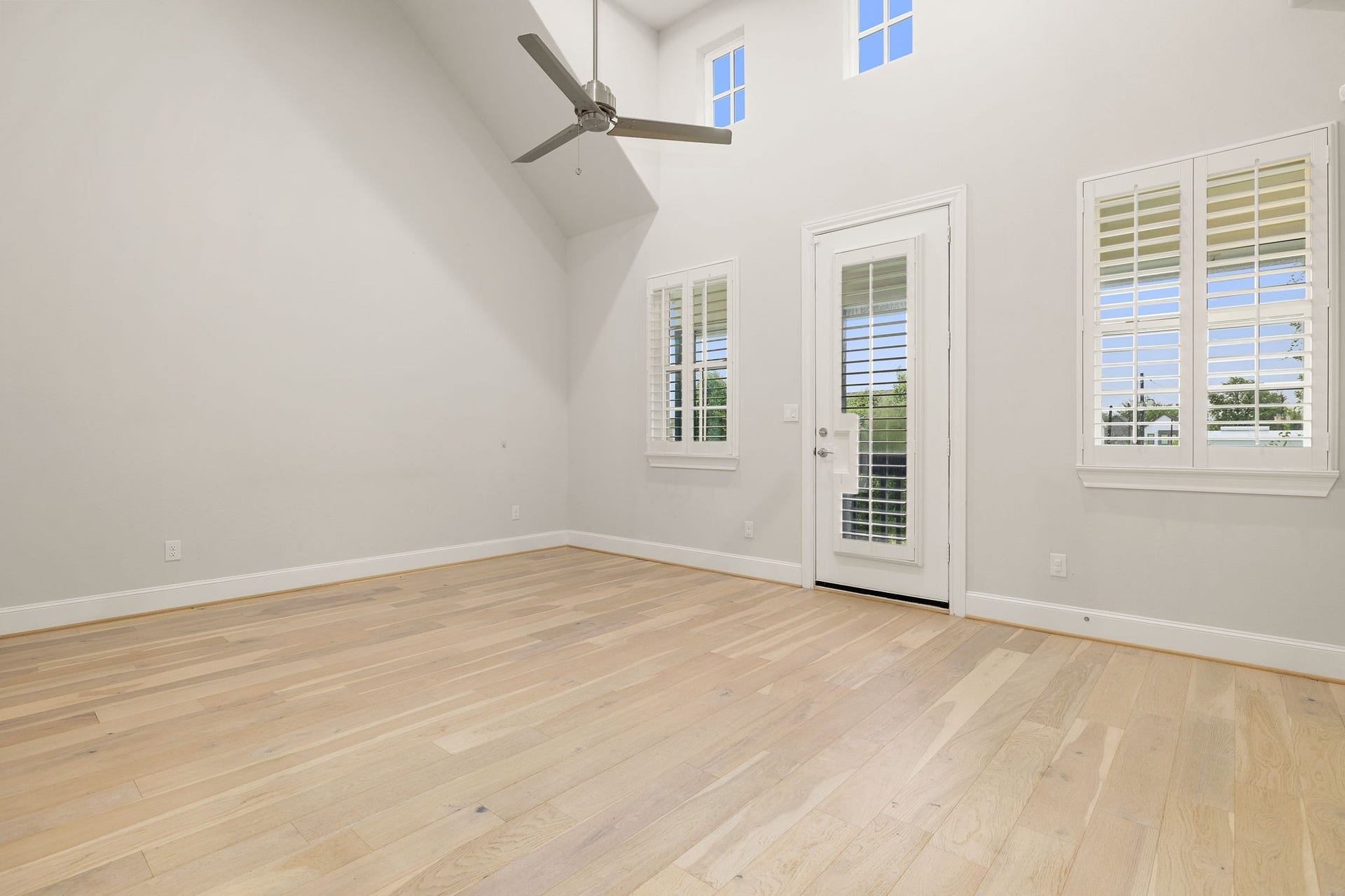 5306 S Capitol Street, Houston, TX 77023 5306 S Capitol Street, Houston, TX 77023