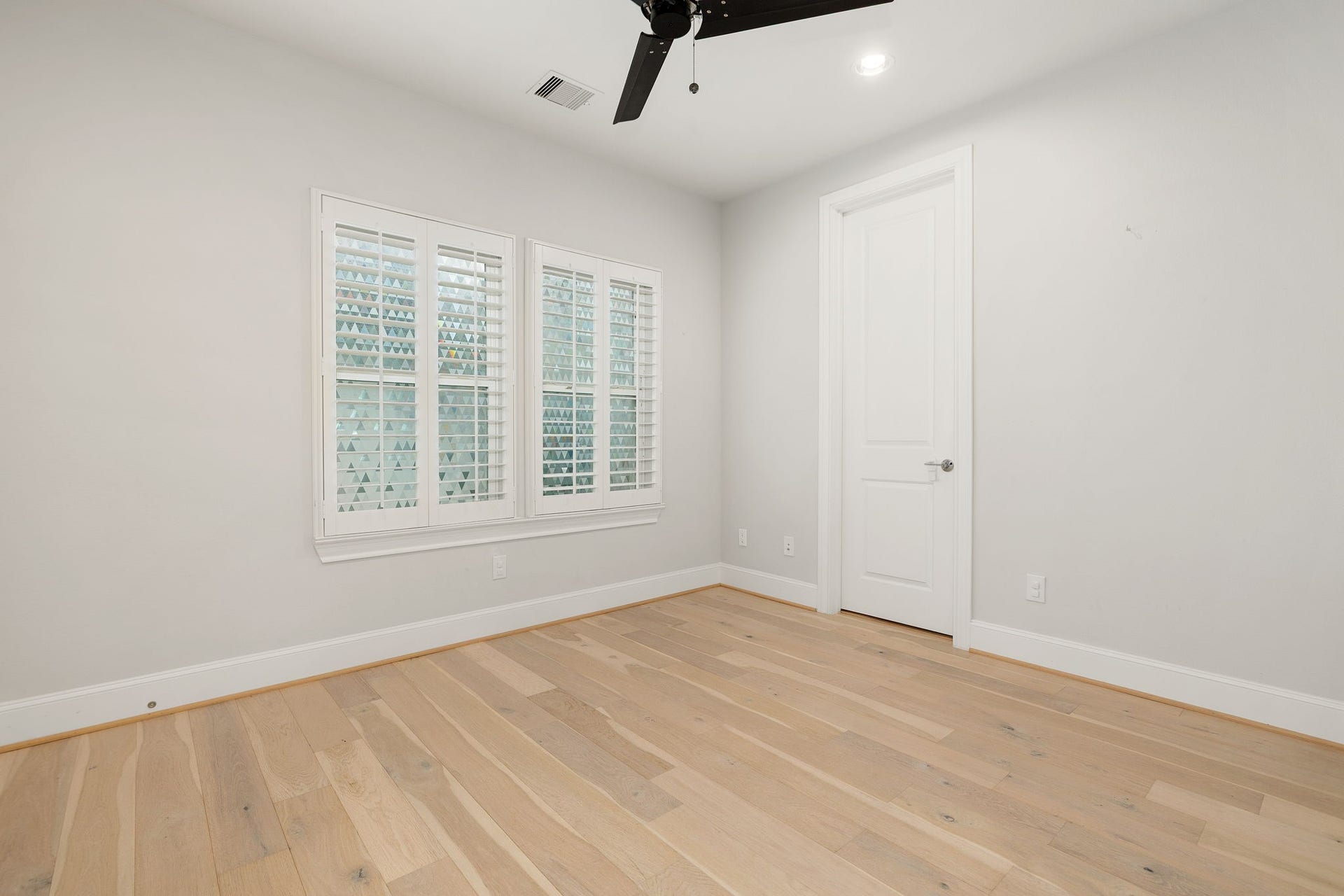 5306 S Capitol Street, Houston, TX 77023 5306 S Capitol Street, Houston, TX 77023