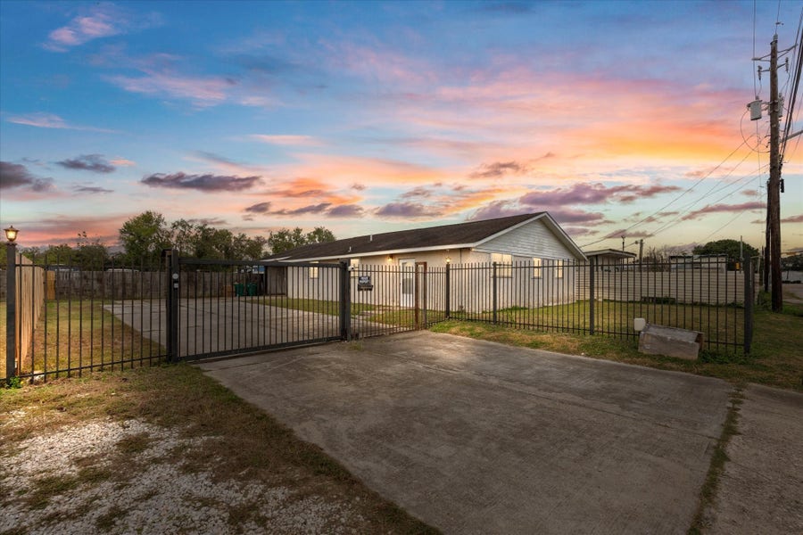 Property photo for 2910 San Augustine Avenue, Pasadena, TX