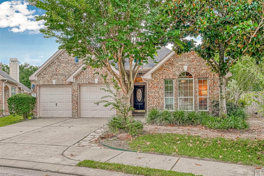 Property photo for 5213 Cottonwood Creek Lane, League City, TX