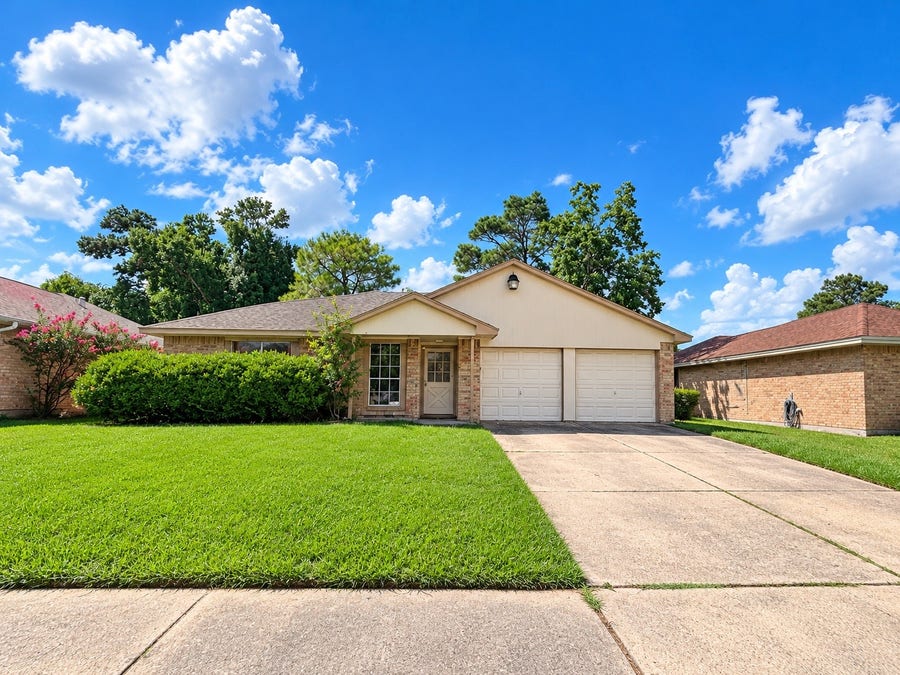 Property photo for 4214 Shawnee Street, Baytown, TX
