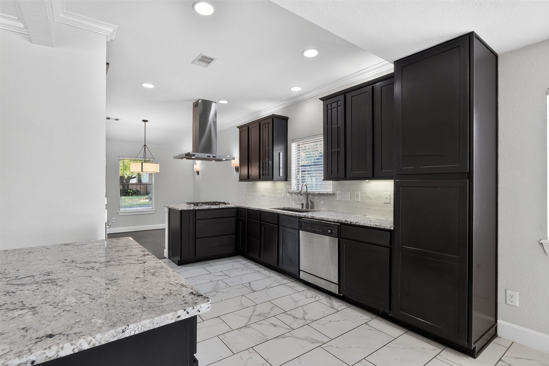 4023 Bayou Grove Drive, Seabrook, TX 77586 4023 Bayou Grove Drive, Seabrook, TX 77586