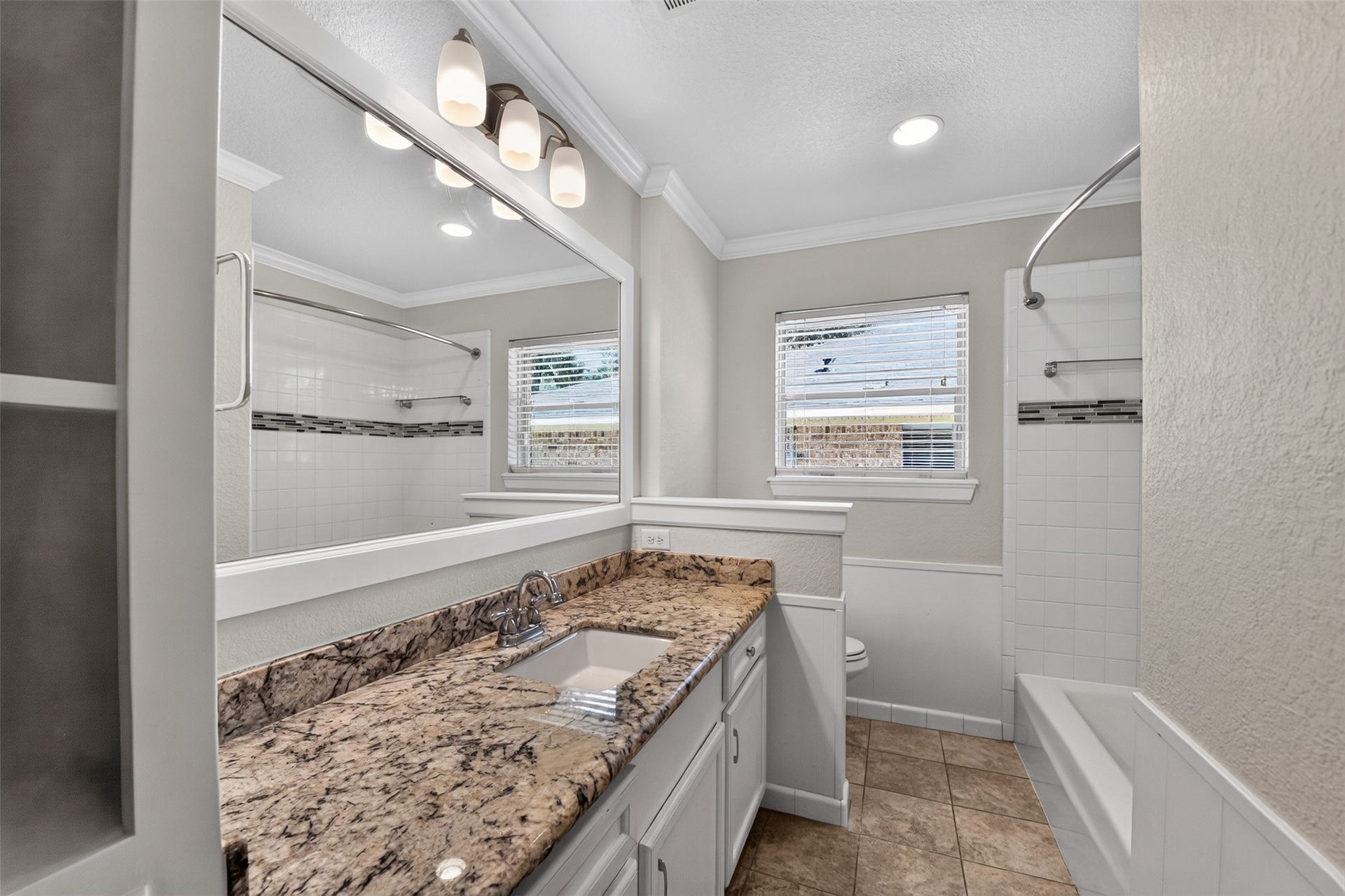 4023 Bayou Grove Drive, Seabrook, TX 77586 4023 Bayou Grove Drive, Seabrook, TX 77586