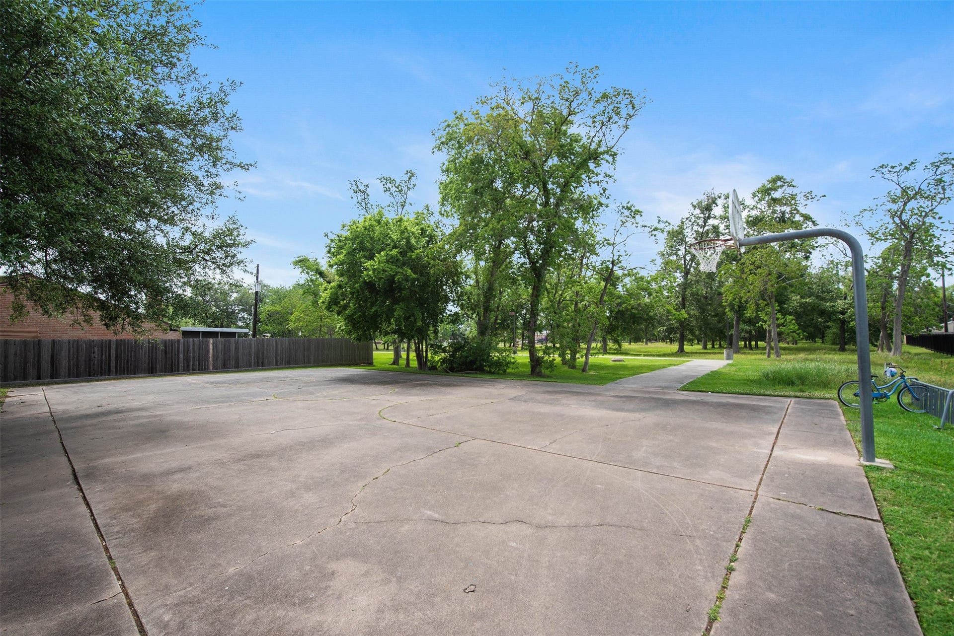 4023 Bayou Grove Drive, Seabrook, TX 77586 4023 Bayou Grove Drive, Seabrook, TX 77586