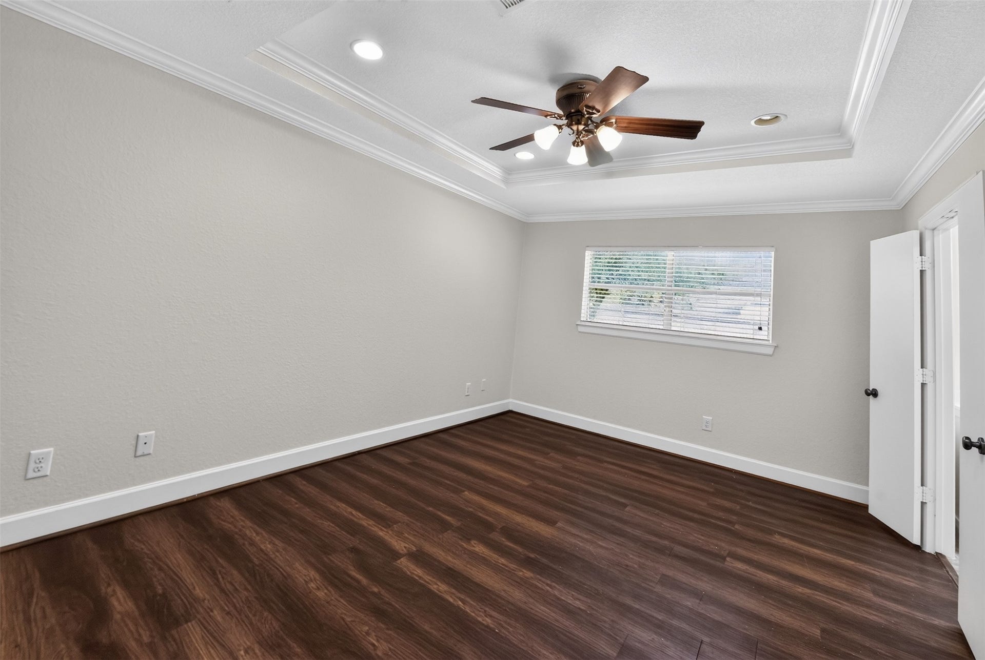 4023 Bayou Grove Drive, Seabrook, TX 77586 4023 Bayou Grove Drive, Seabrook, TX 77586