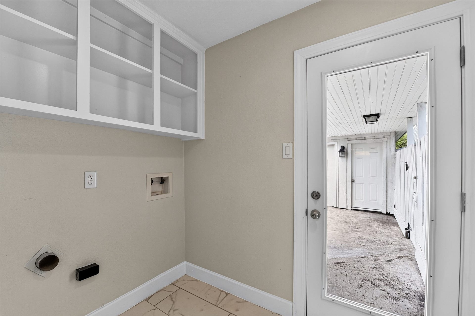 4023 Bayou Grove Drive, Seabrook, TX 77586 4023 Bayou Grove Drive, Seabrook, TX 77586