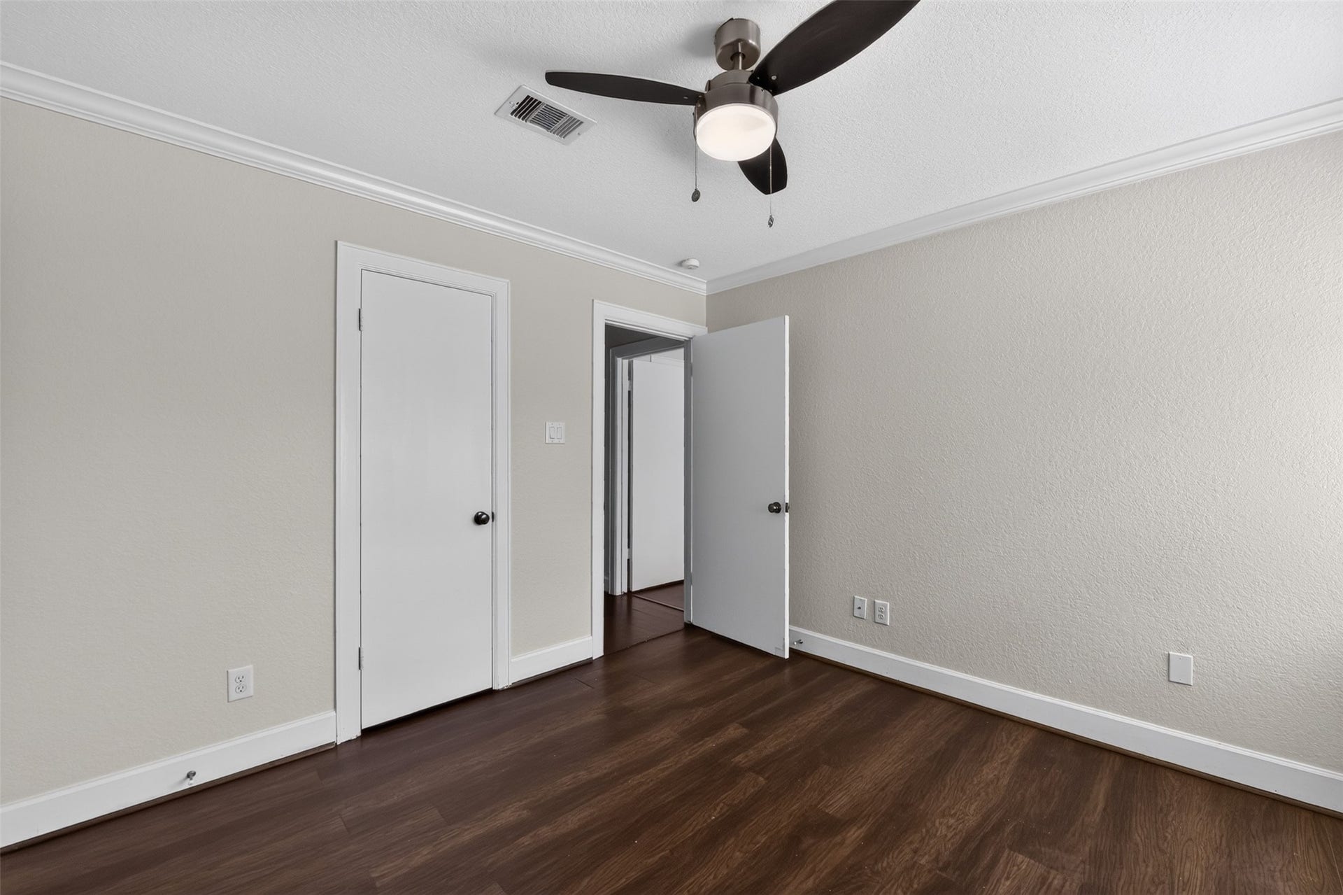 4023 Bayou Grove Drive, Seabrook, TX 77586 4023 Bayou Grove Drive, Seabrook, TX 77586