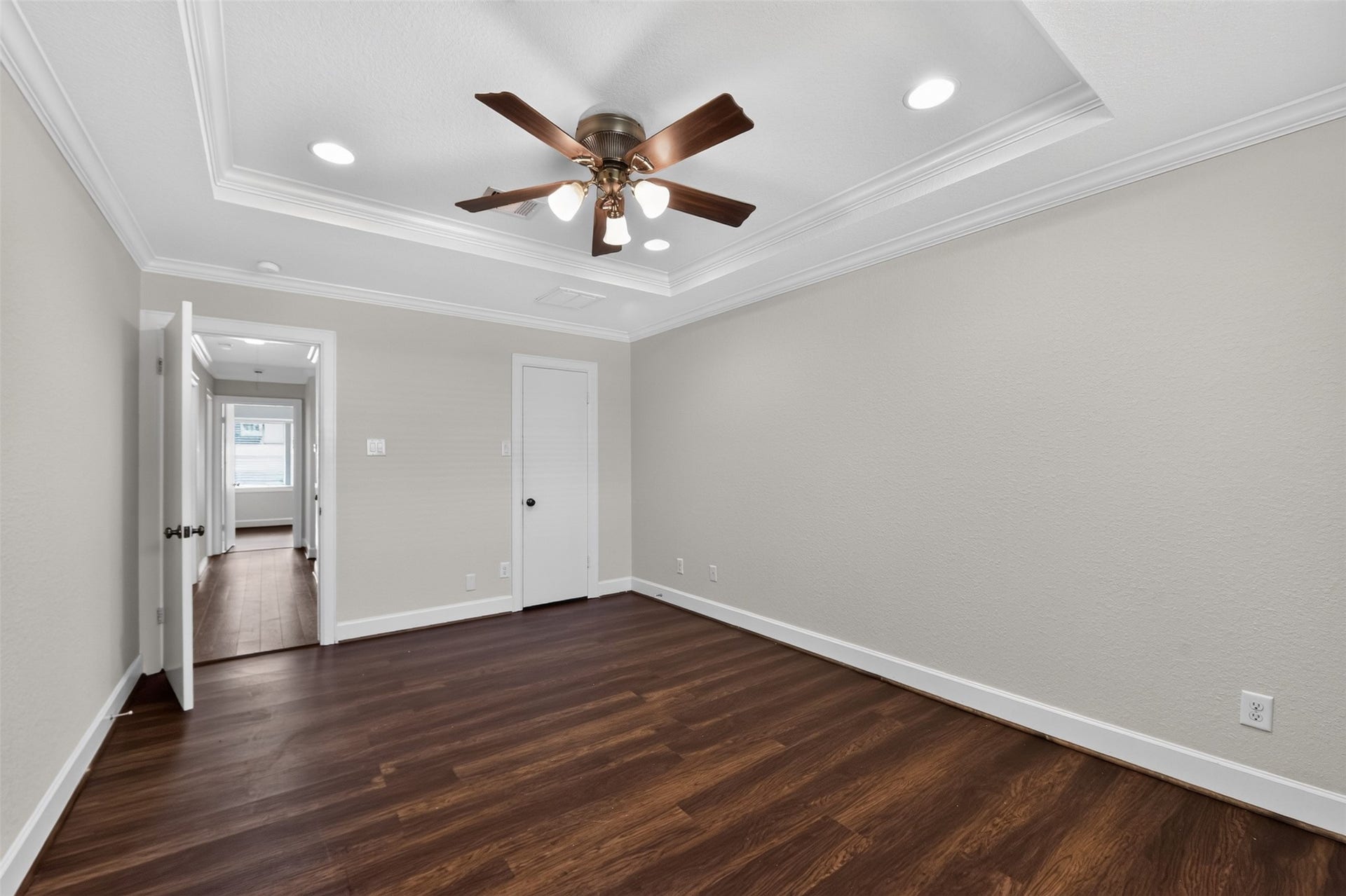 4023 Bayou Grove Drive, Seabrook, TX 77586 4023 Bayou Grove Drive, Seabrook, TX 77586