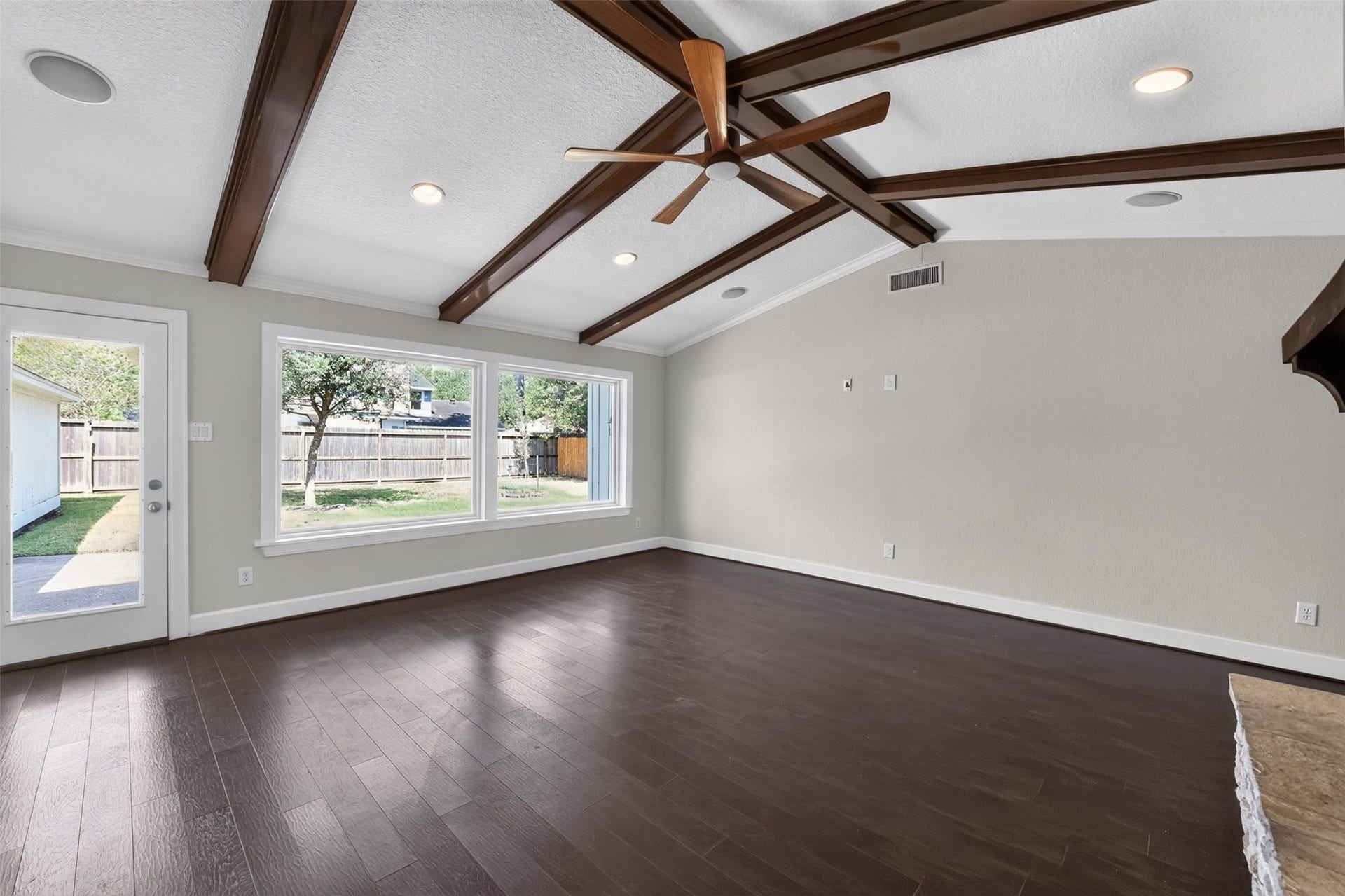 4023 Bayou Grove Drive, Seabrook, TX 77586 4023 Bayou Grove Drive, Seabrook, TX 77586