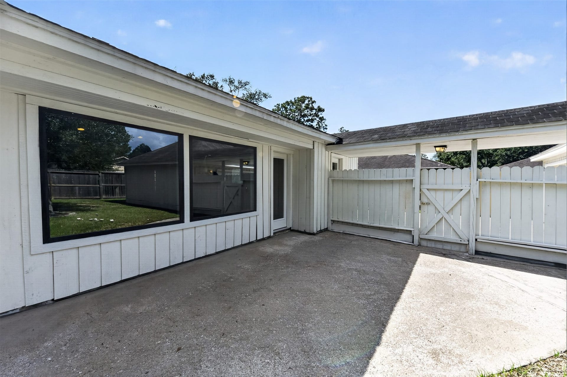 4023 Bayou Grove Drive, Seabrook, TX 77586 4023 Bayou Grove Drive, Seabrook, TX 77586