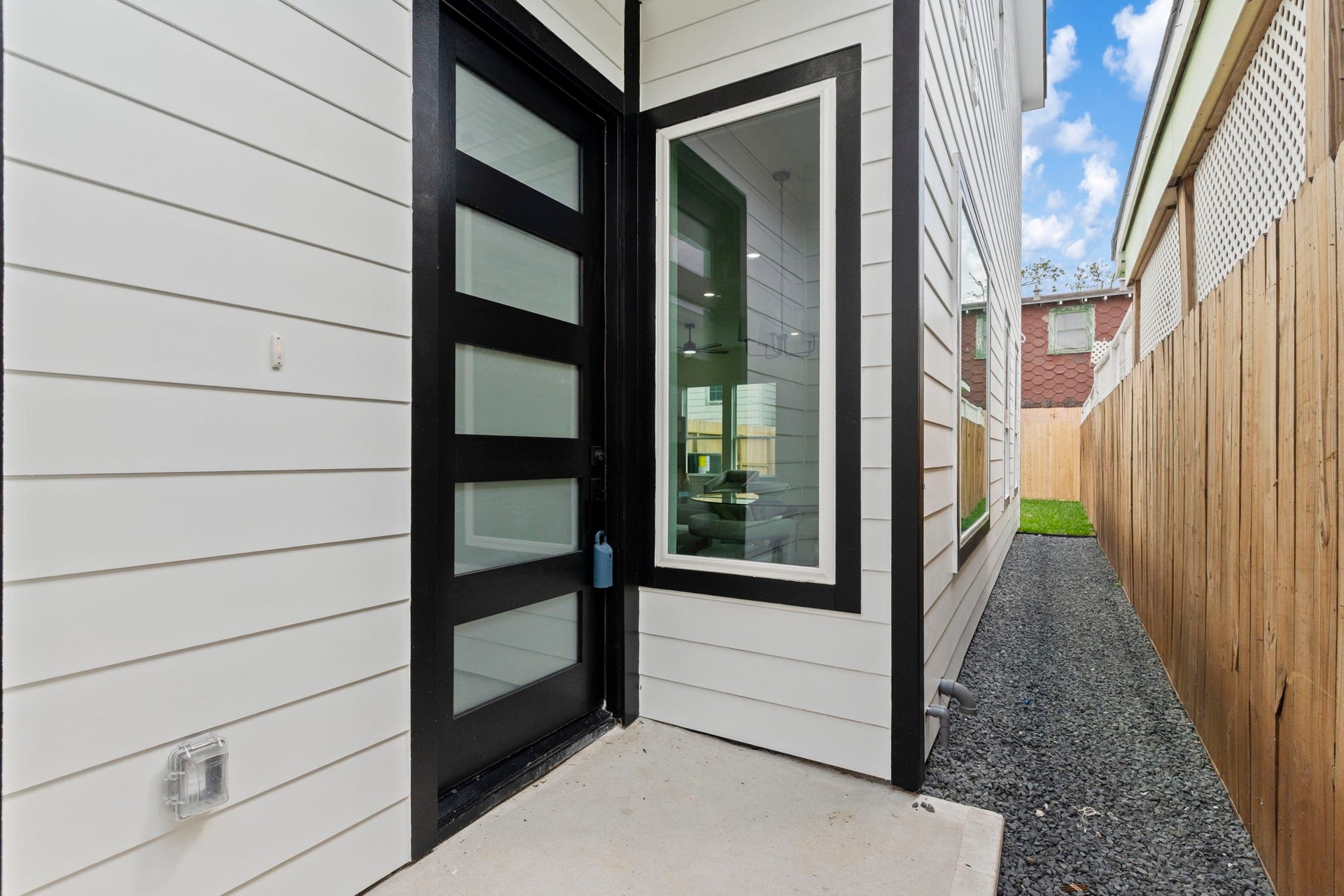 6818 Avenue F, Houston, TX 77011 6818 Avenue F, Houston, TX 77011