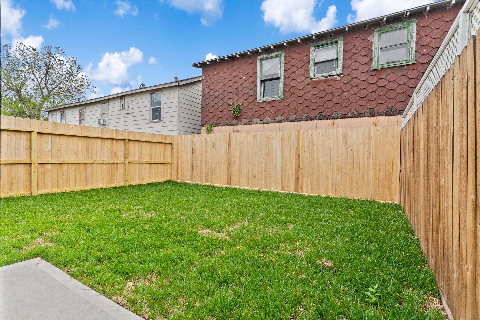 6818 Avenue F, Houston, TX 77011 6818 Avenue F, Houston, TX 77011