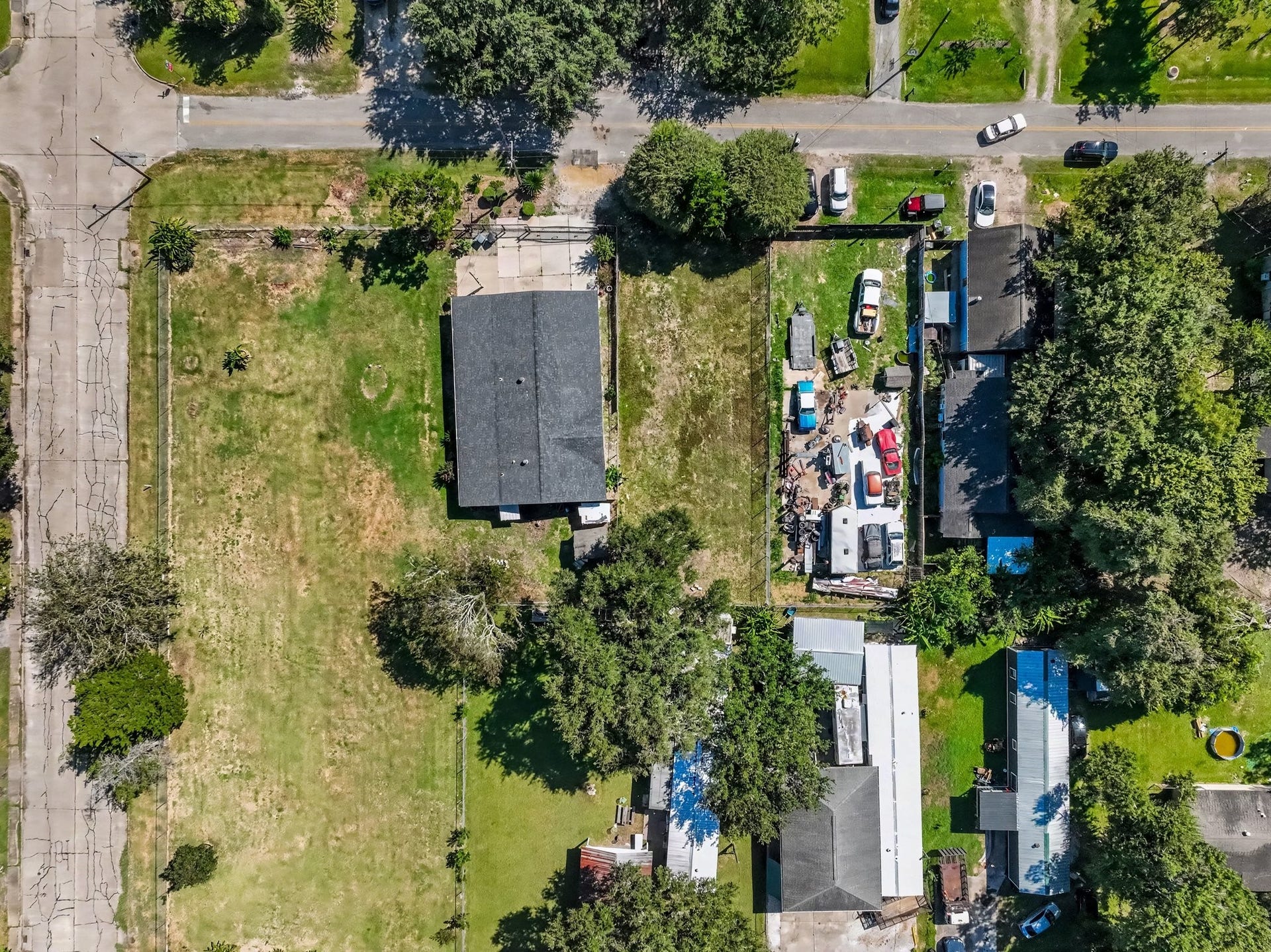 1814 W Blum Street, Alvin, TX 77511 1814 W Blum Street, Alvin, TX 77511