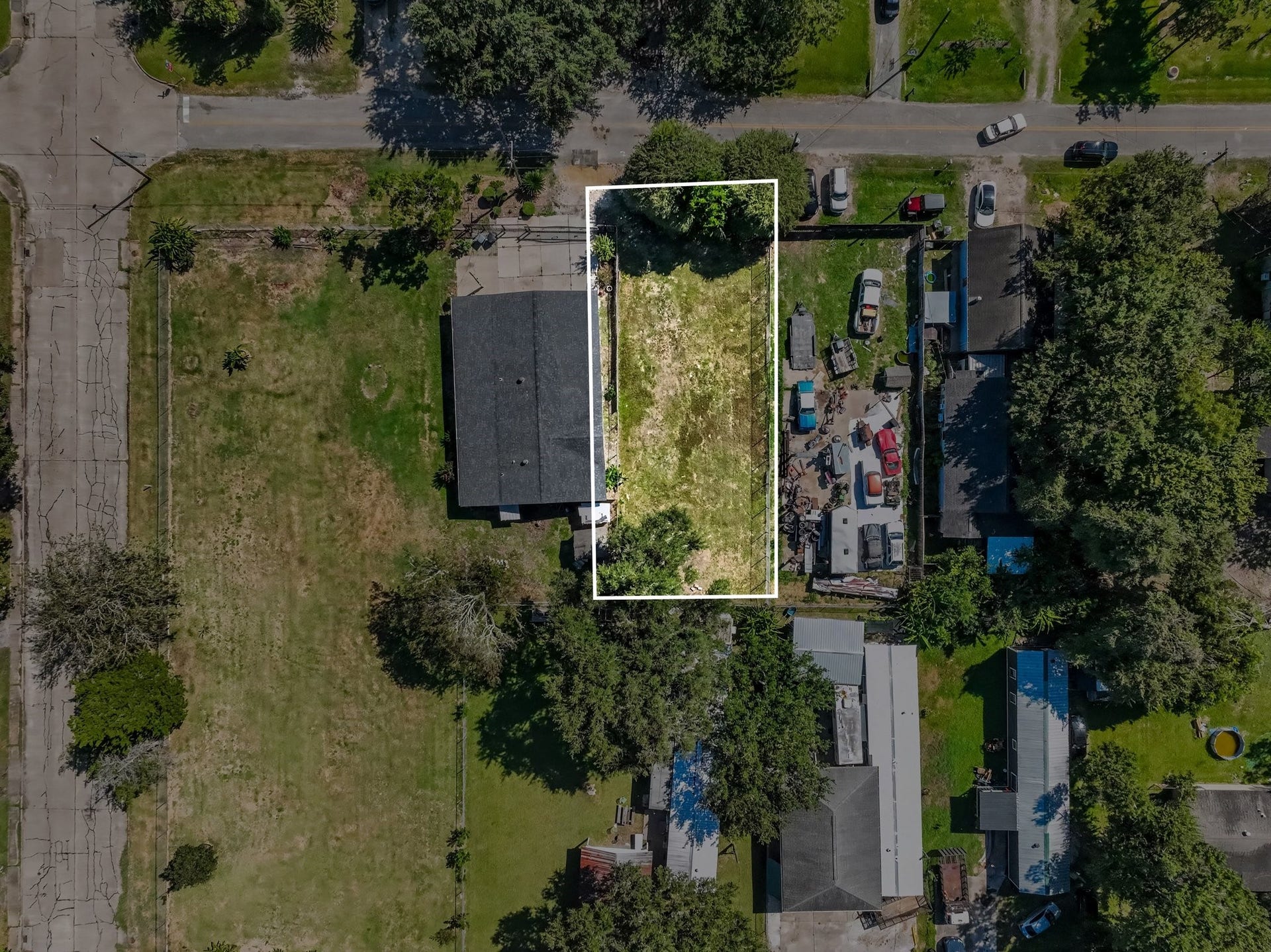 1814 W Blum Street, Alvin, TX 77511 1814 W Blum Street, Alvin, TX 77511