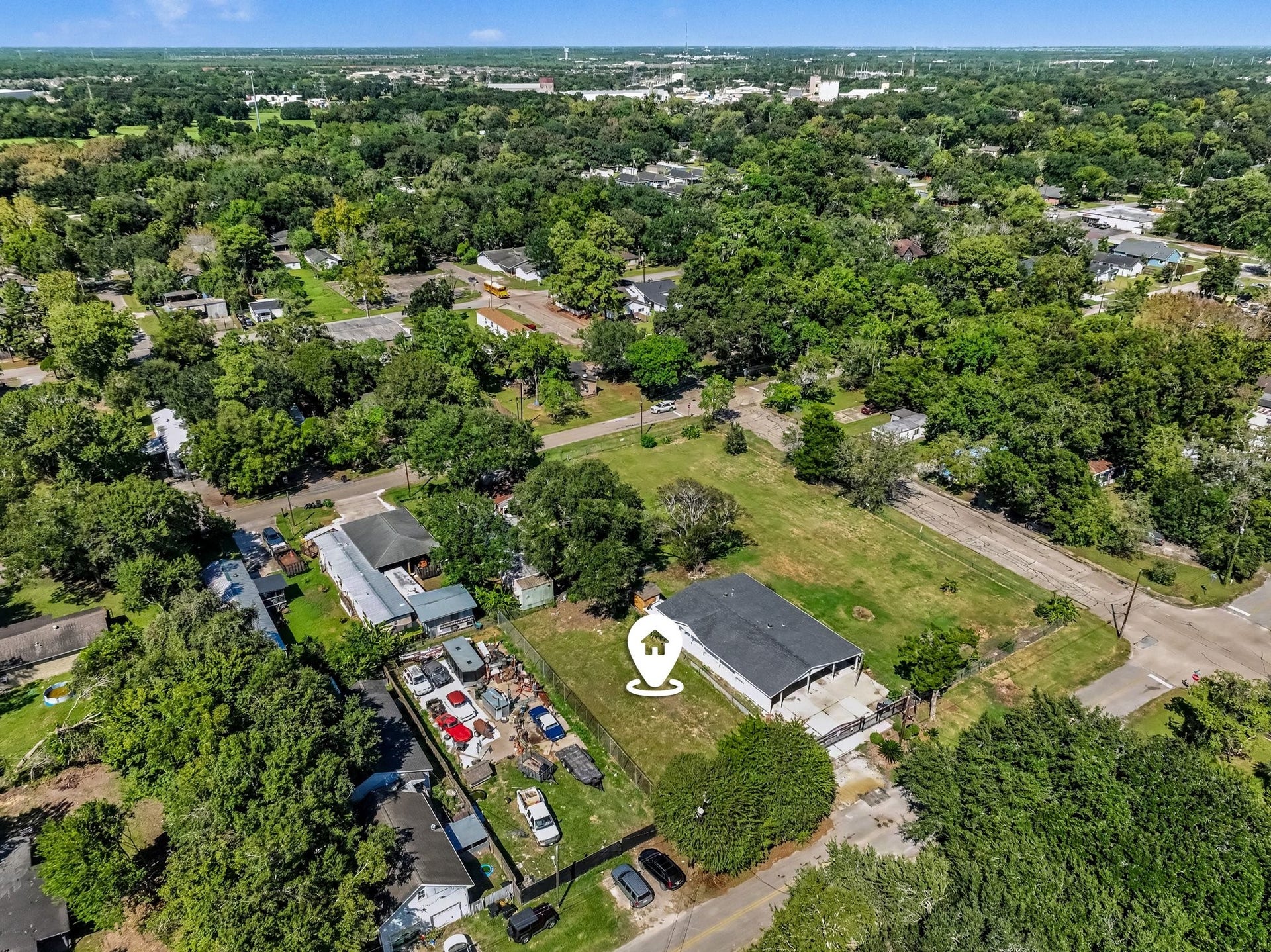 1814 W Blum Street, Alvin, TX 77511 1814 W Blum Street, Alvin, TX 77511