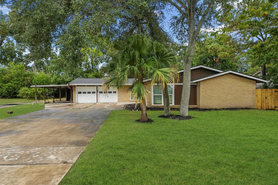 Property photo for 632 Meadowlawn Street, Shoreacres, TX
