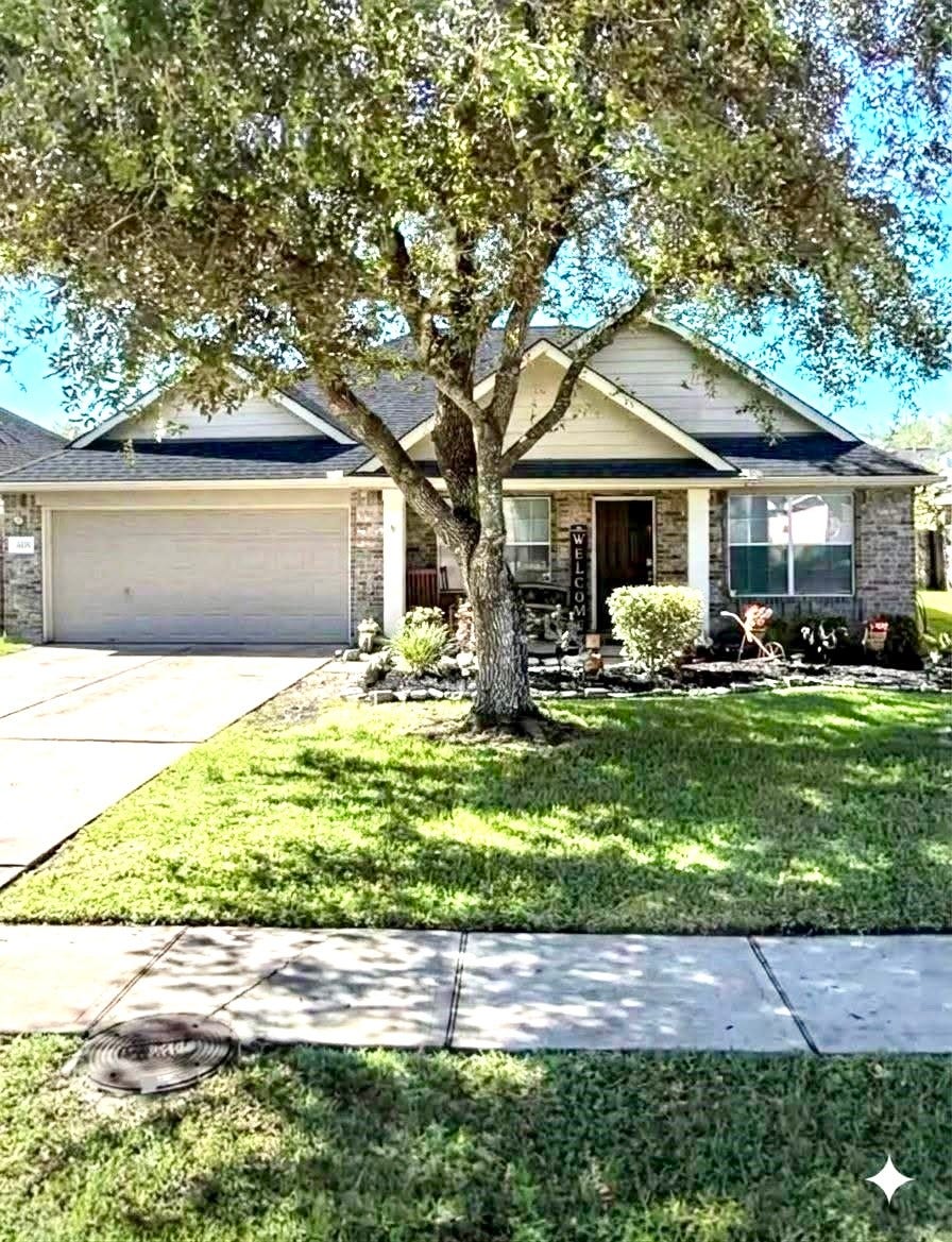 Property photo for 6704 Kevincrest Drive, Pearland, TX