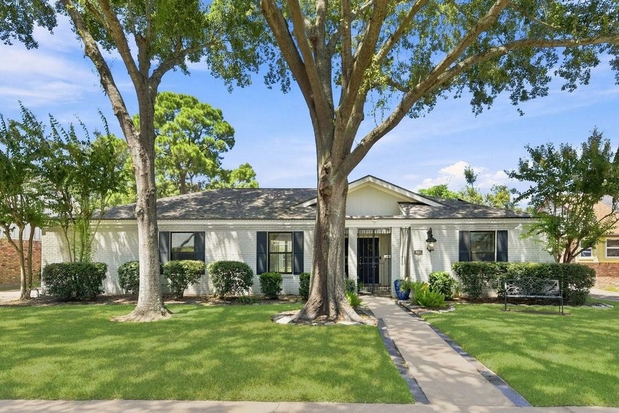 Property photo for 5522 Dumfries Drive, Houston, TX