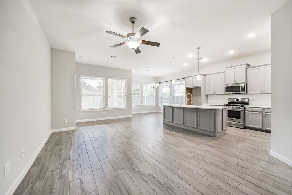 123 Castlegate Lane, Houston, TX 77065