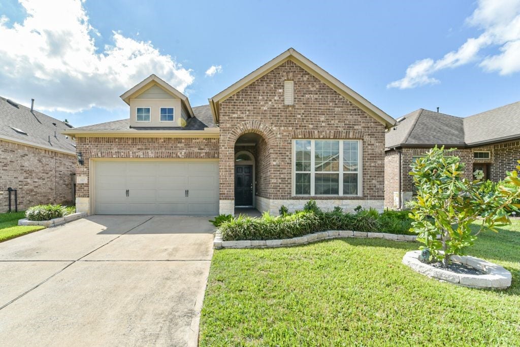 123 Castlegate Lane, Houston, TX 77065
