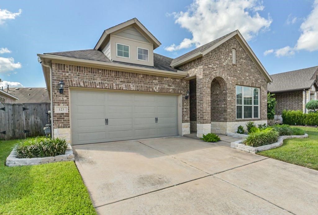 123 Castlegate Lane, Houston, TX 77065