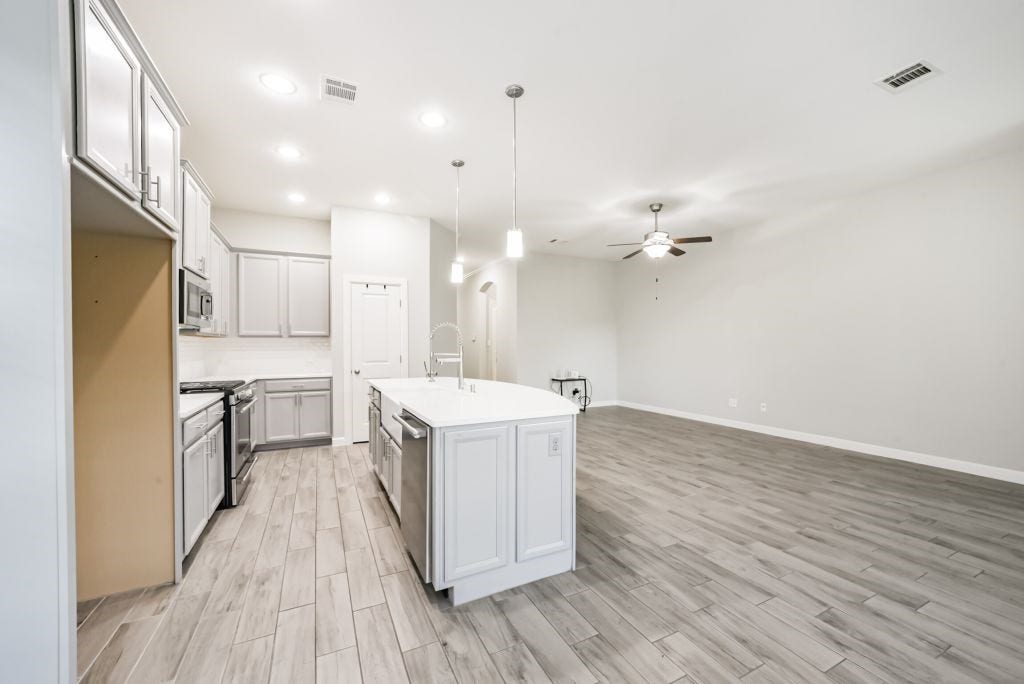 123 Castlegate Lane, Houston, TX 77065