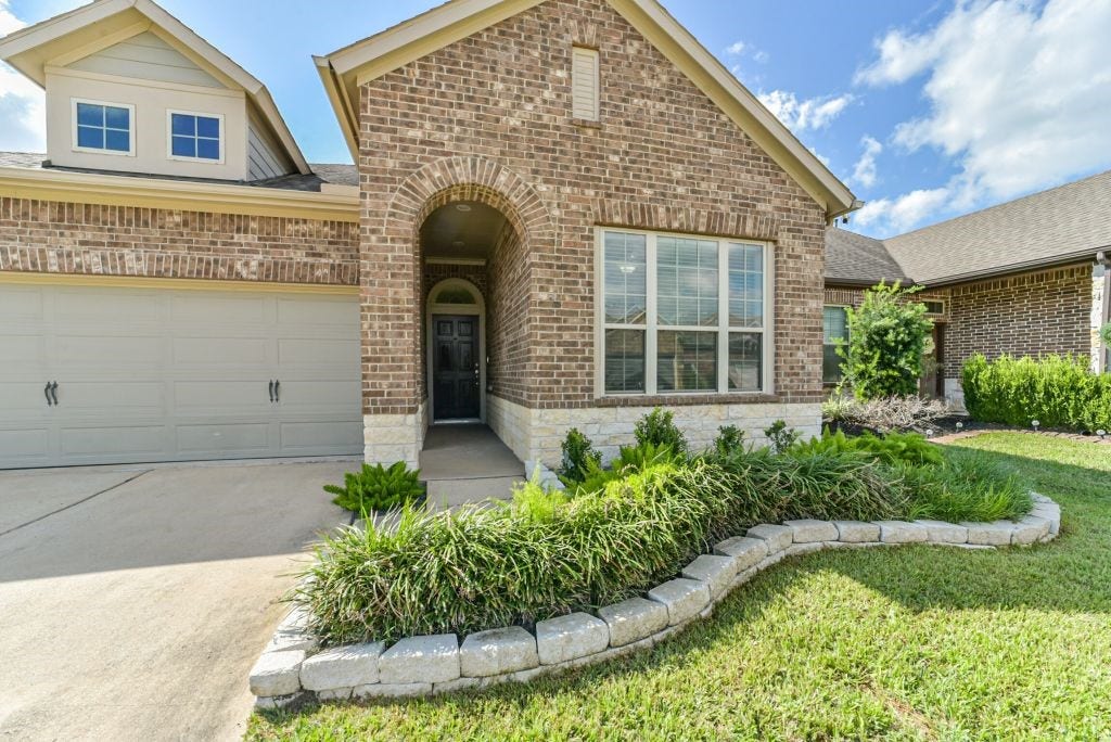 123 Castlegate Lane, Houston, TX 77065