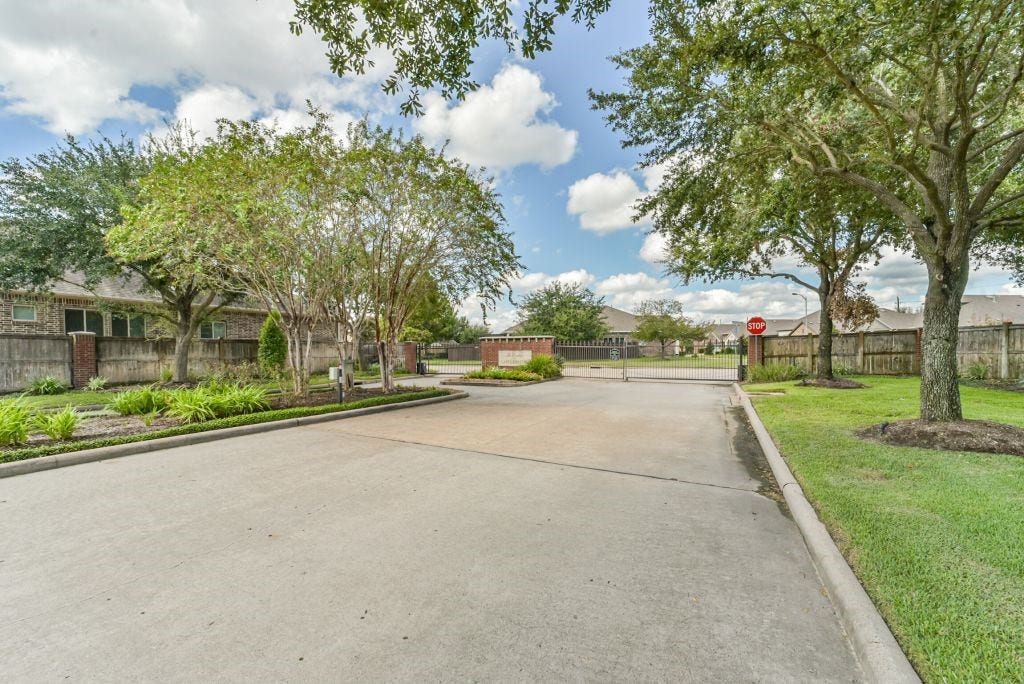 123 Castlegate Lane, Houston, TX 77065